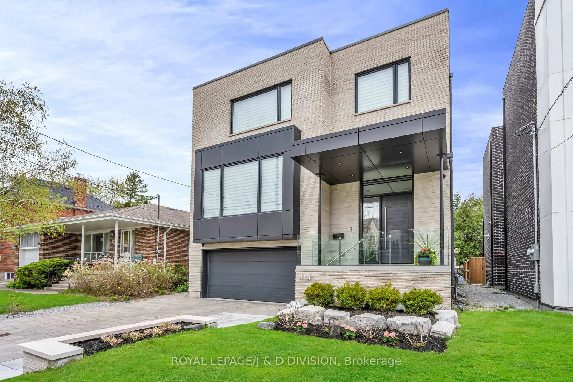 Front of 414 Glengarry Avenue