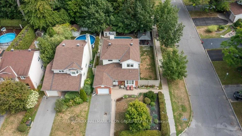 Photo 2 of 6093 Des Treflieres Gardens, Ottawa, Chapel Hill — HOMEH