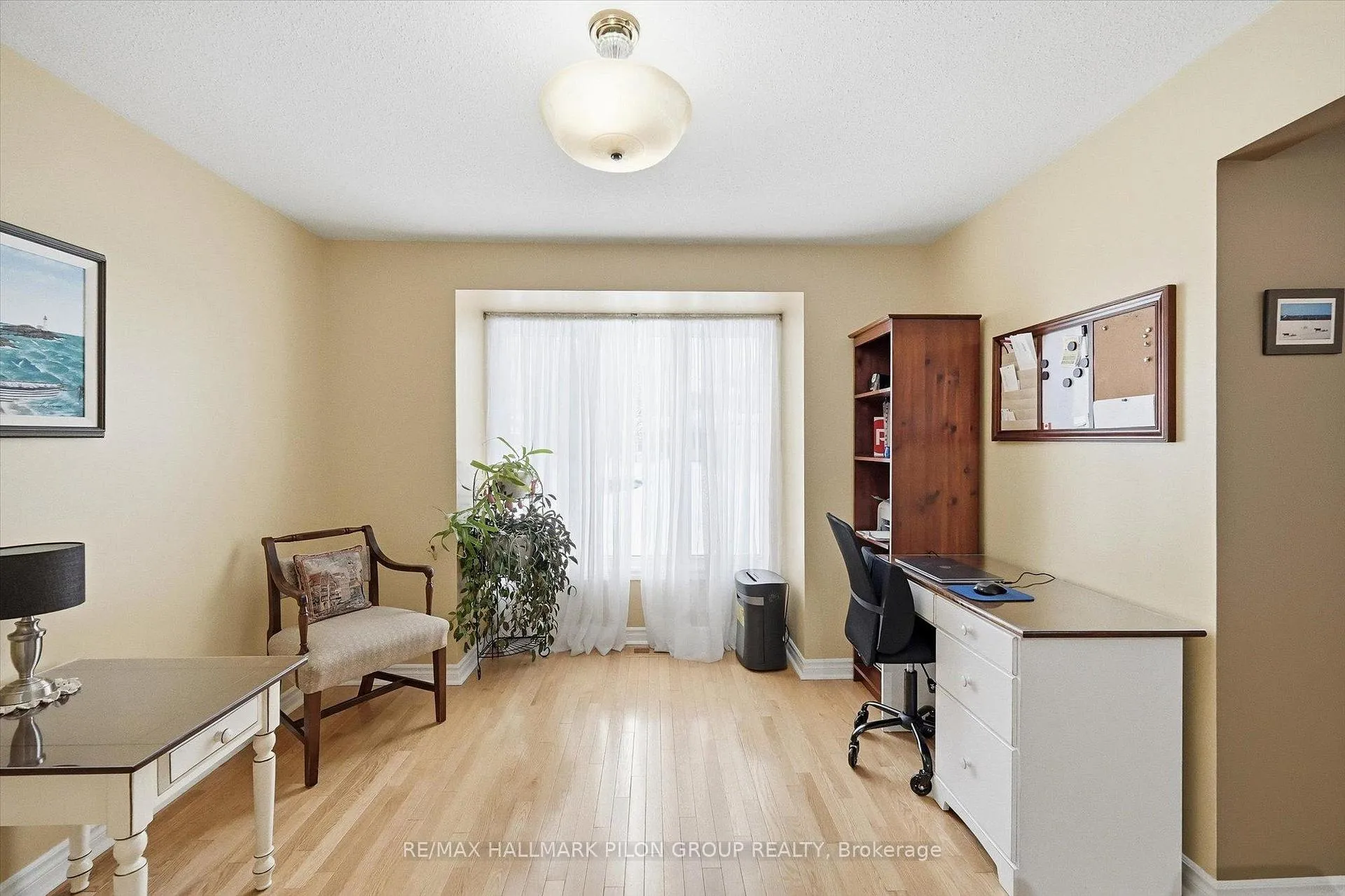 Photo 12 of 6093 Des Treflieres Gardens, Ottawa, Chapel Hill — HOMEH