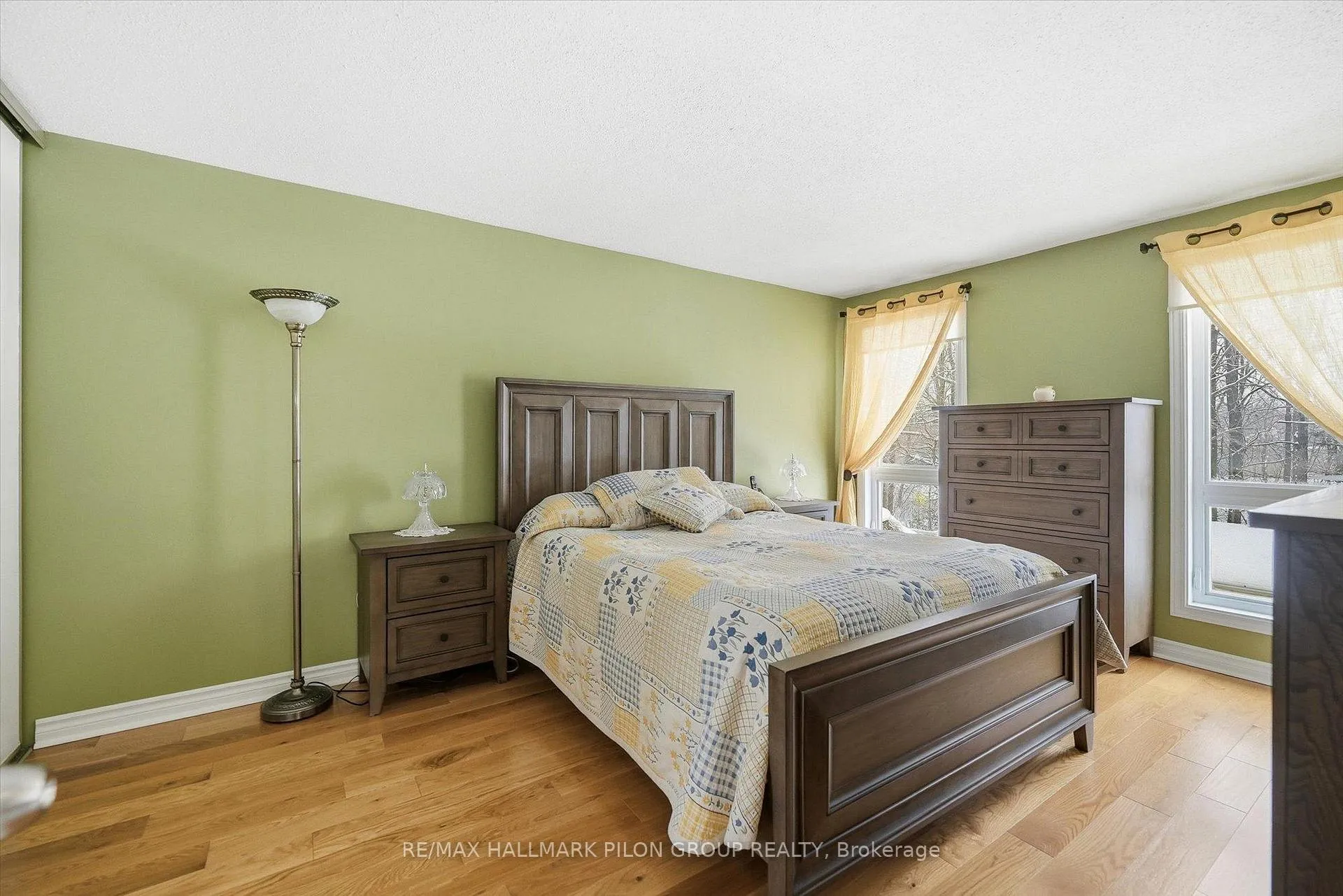 Photo 16 of 6093 Des Treflieres Gardens, Ottawa, Chapel Hill — HOMEH