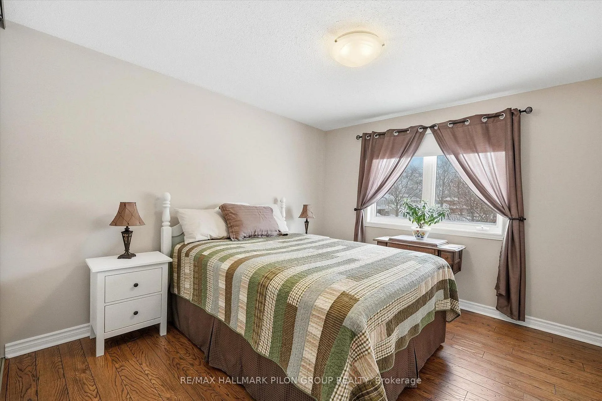 Photo 19 of 6093 Des Treflieres Gardens, Ottawa, Chapel Hill — HOMEH