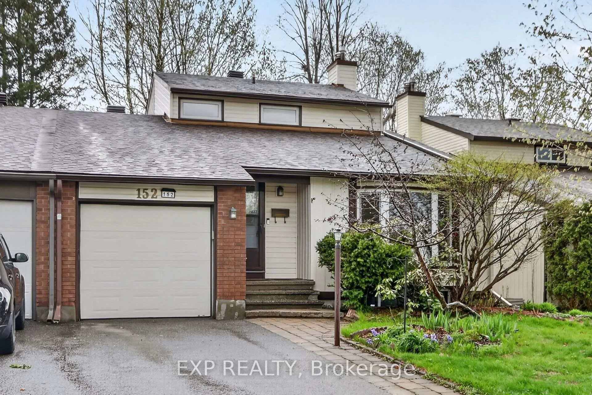 Photo 2 of 152 Burnetts Gr Circle, Ottawa, Barrhaven - Pheasant Run — HOMEH