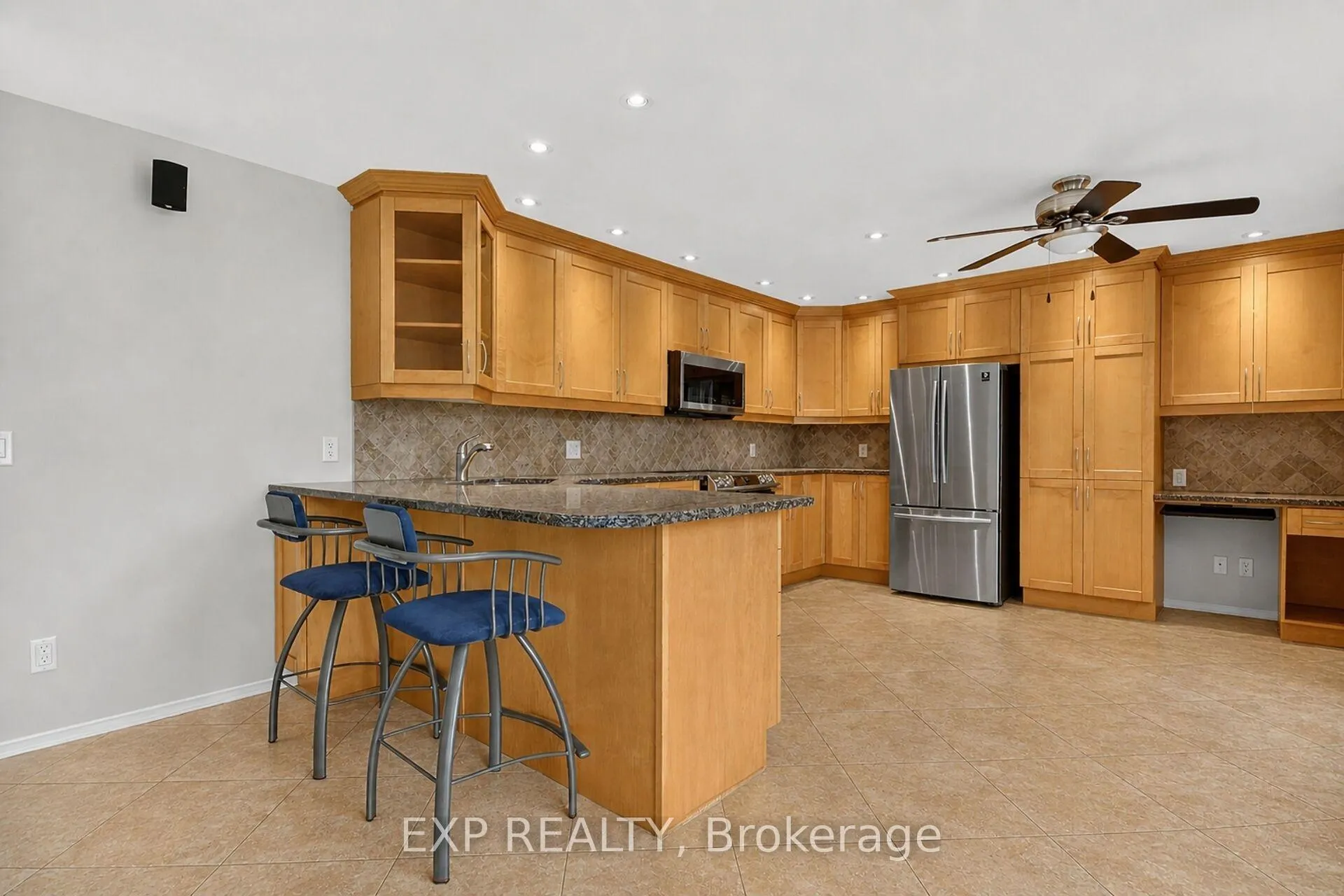 Photo 15 of 152 Burnetts Gr Circle, Ottawa, Barrhaven - Pheasant Run — HOMEH