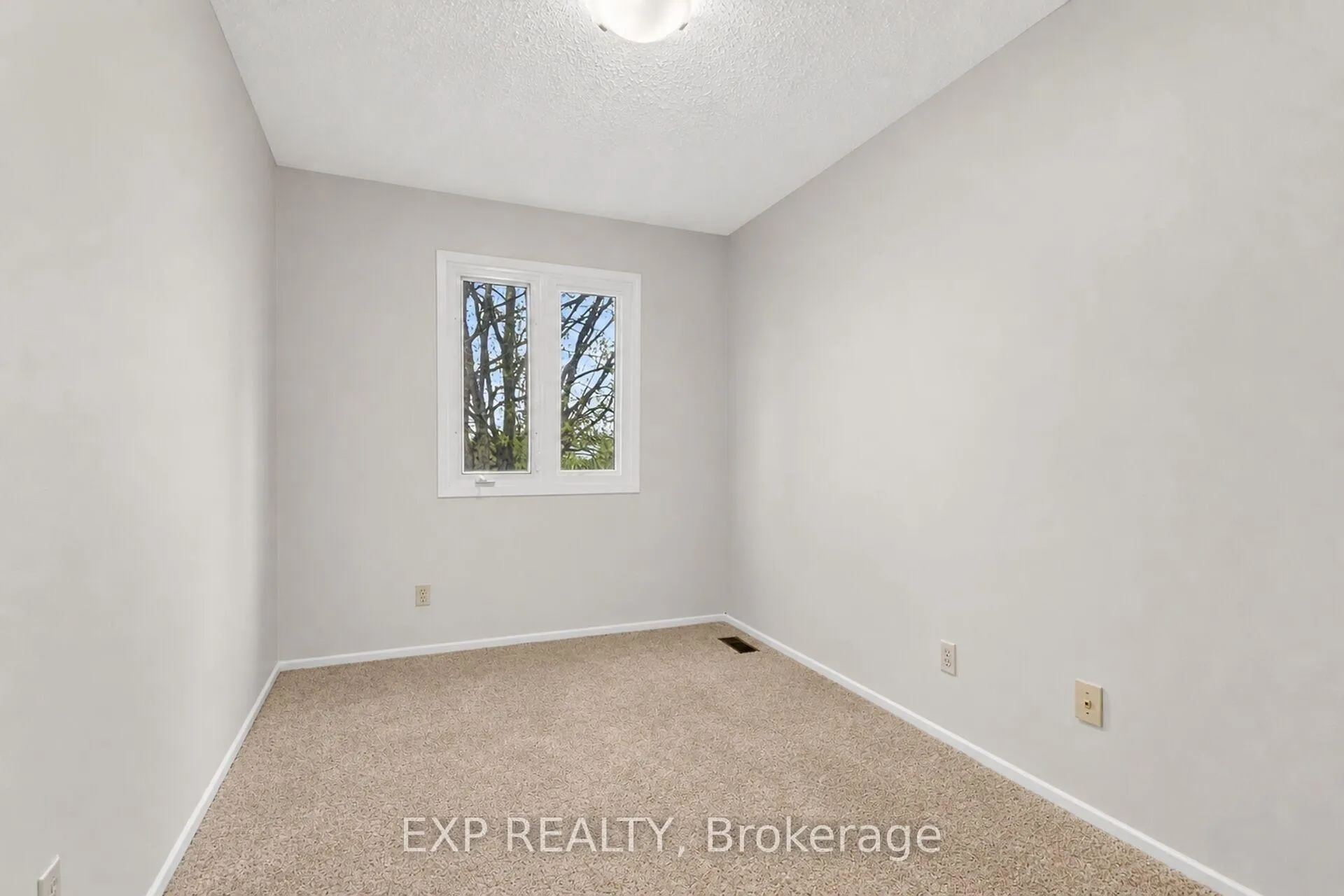 Photo 21 of 152 Burnetts Gr Circle, Ottawa, Barrhaven - Pheasant Run — HOMEH