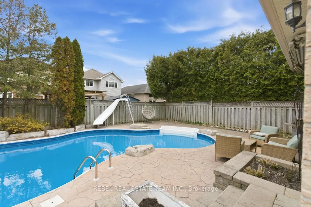 Photo 31 of 67 Avondale Drive, Clarington, Courtice — HOMEH