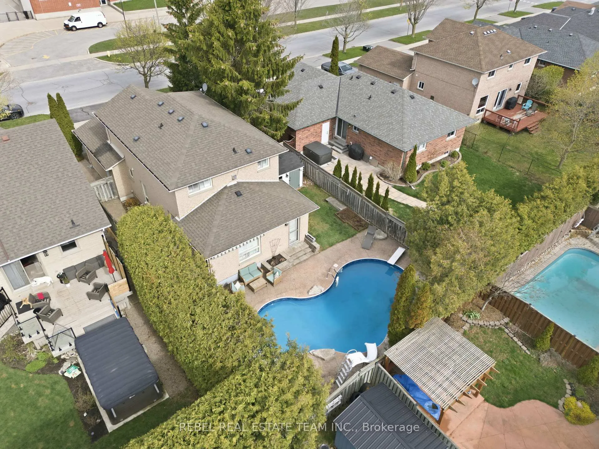 Photo 34 of 67 Avondale Drive, Clarington, Courtice — HOMEH