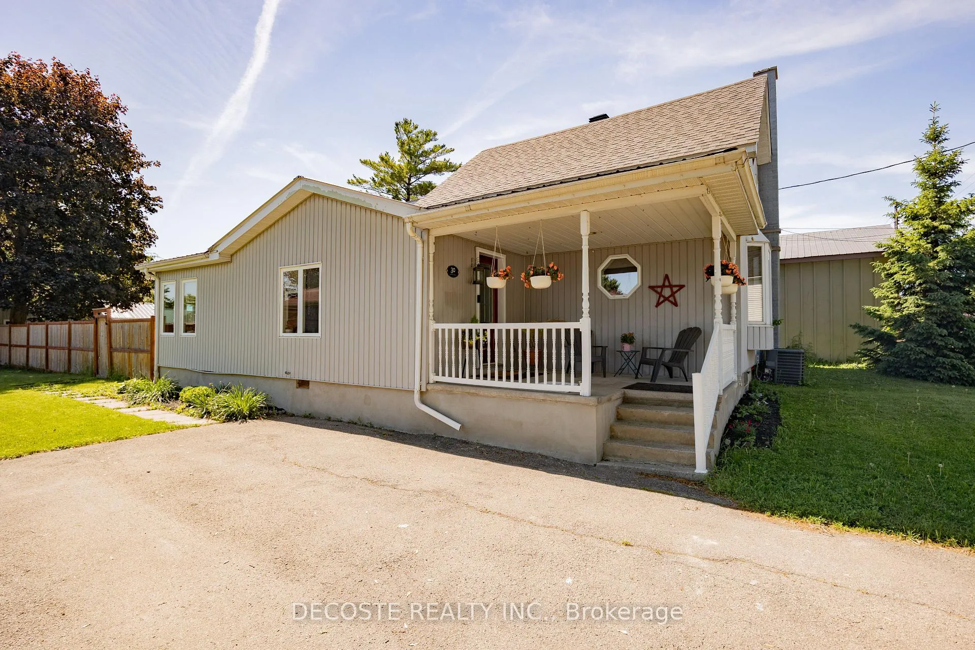 Photo 35 of 30 Harrison Street, North Glengarry, Alexandria — HOMEH