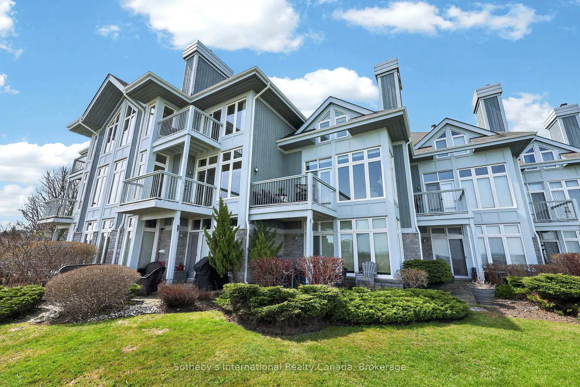 Photo 1 of 843 Suncrest Circle, Collingwood — HOMEH