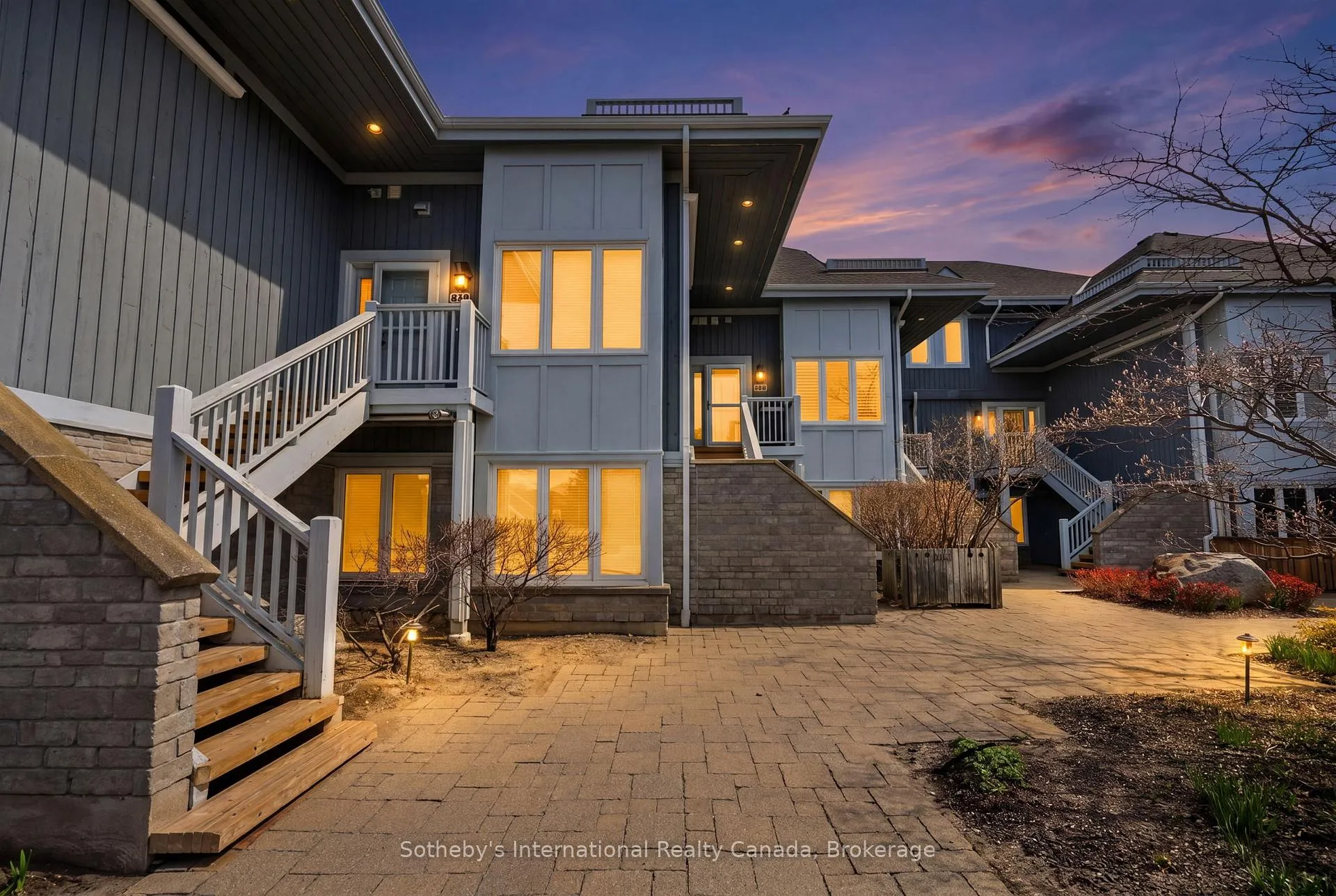 Photo 3 of 843 Suncrest Circle, Collingwood — HOMEH