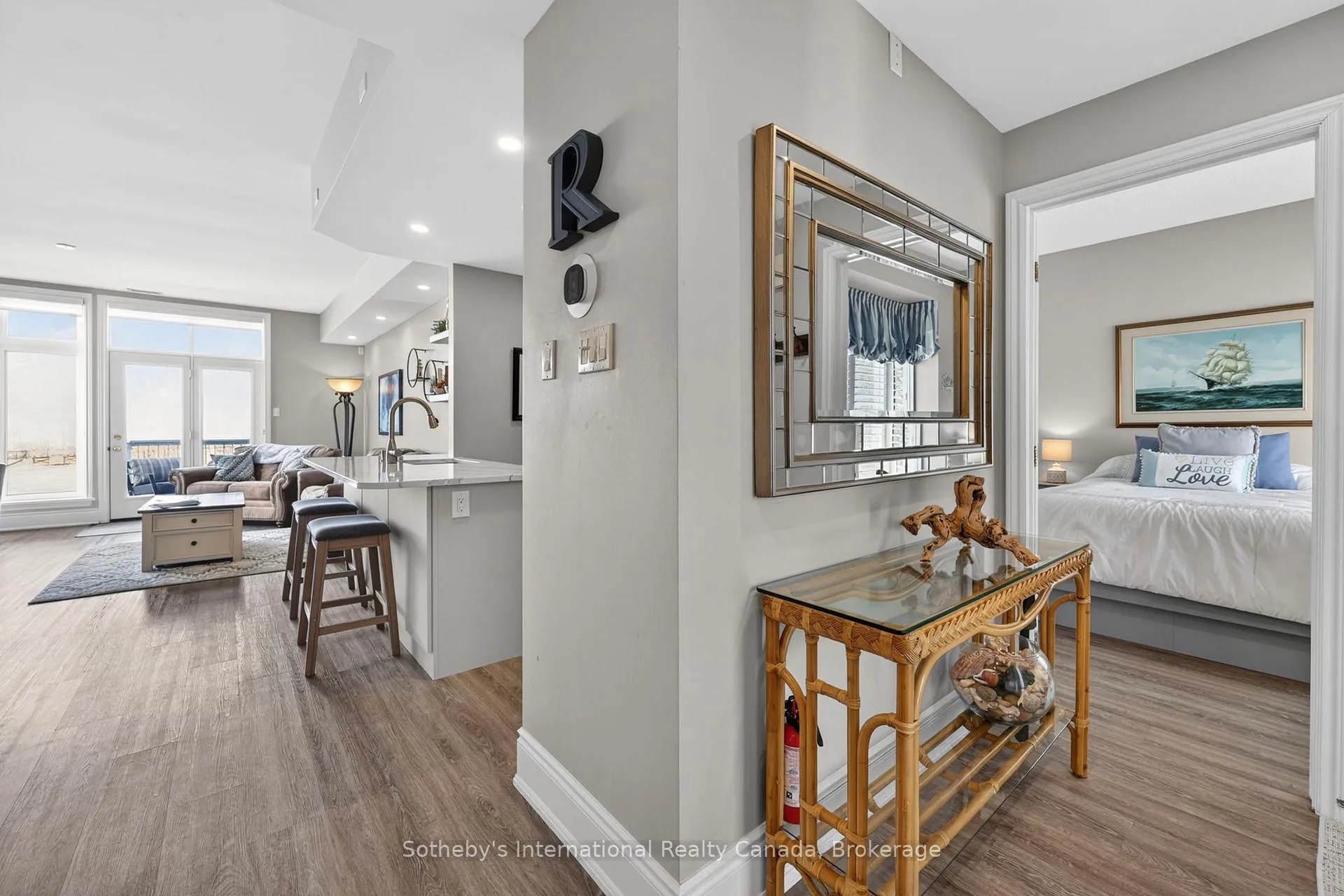 Photo 5 of 843 Suncrest Circle, Collingwood — HOMEH