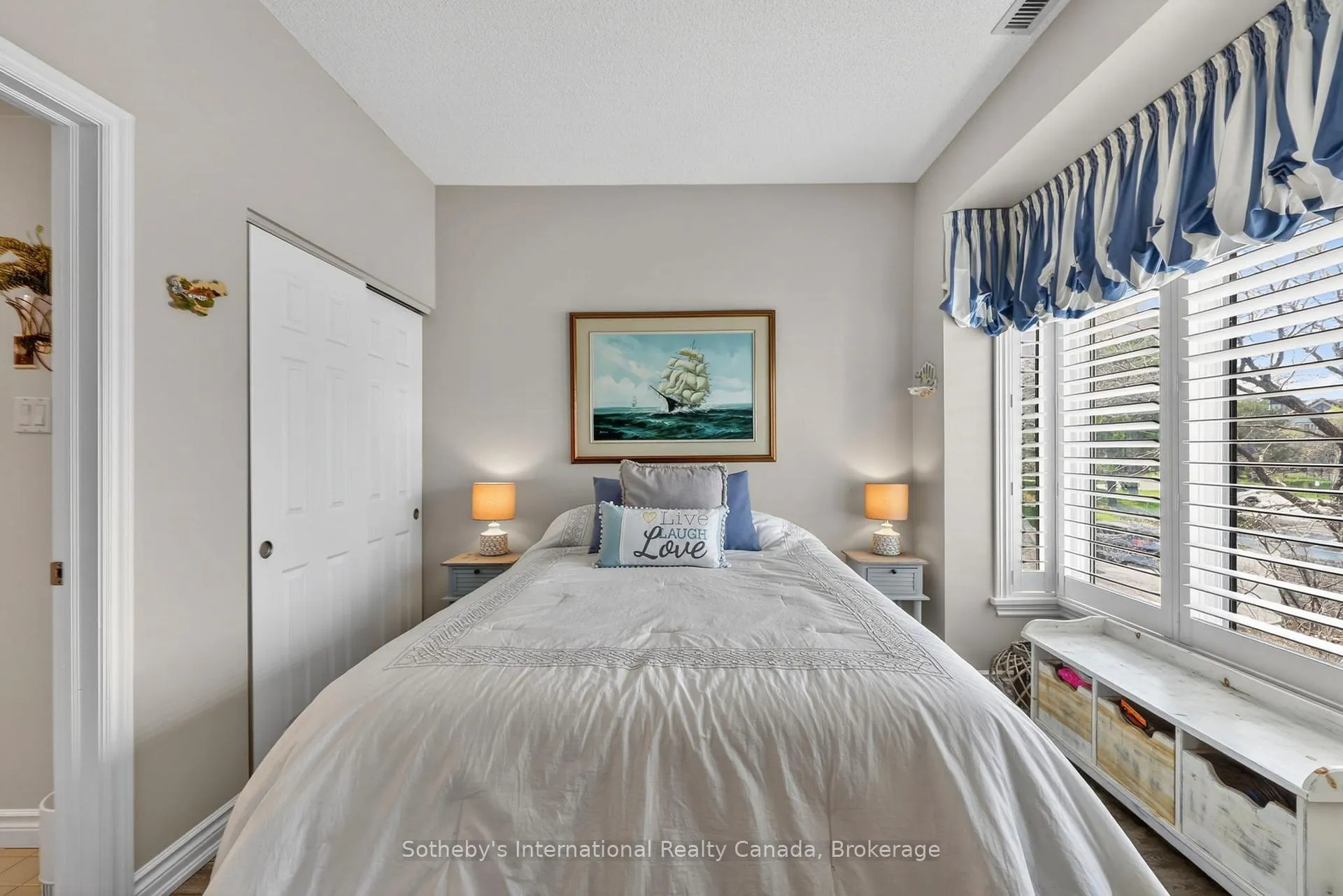 Photo 19 of 843 Suncrest Circle, Collingwood — HOMEH