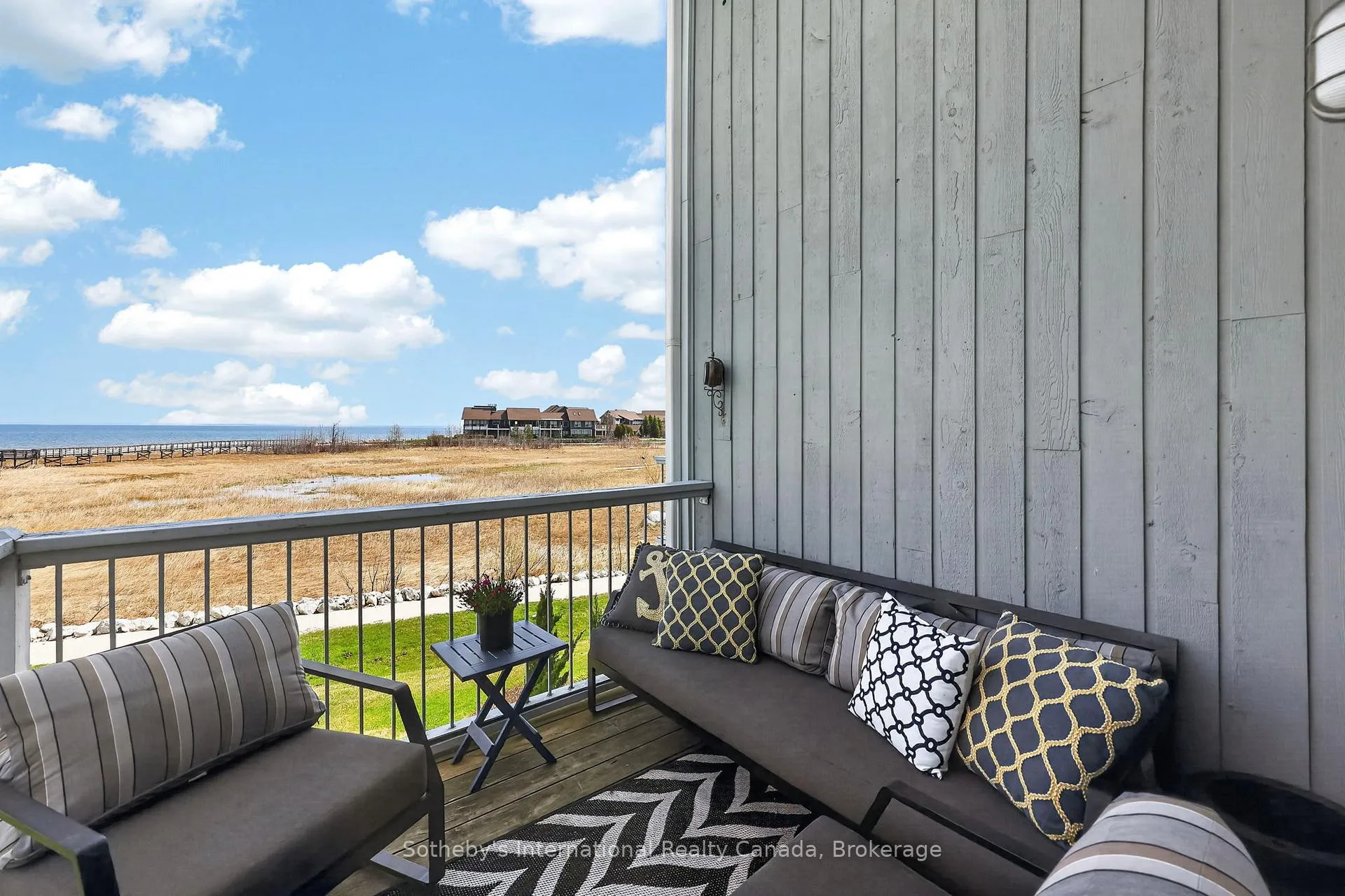 Photo 23 of 843 Suncrest Circle, Collingwood — HOMEH