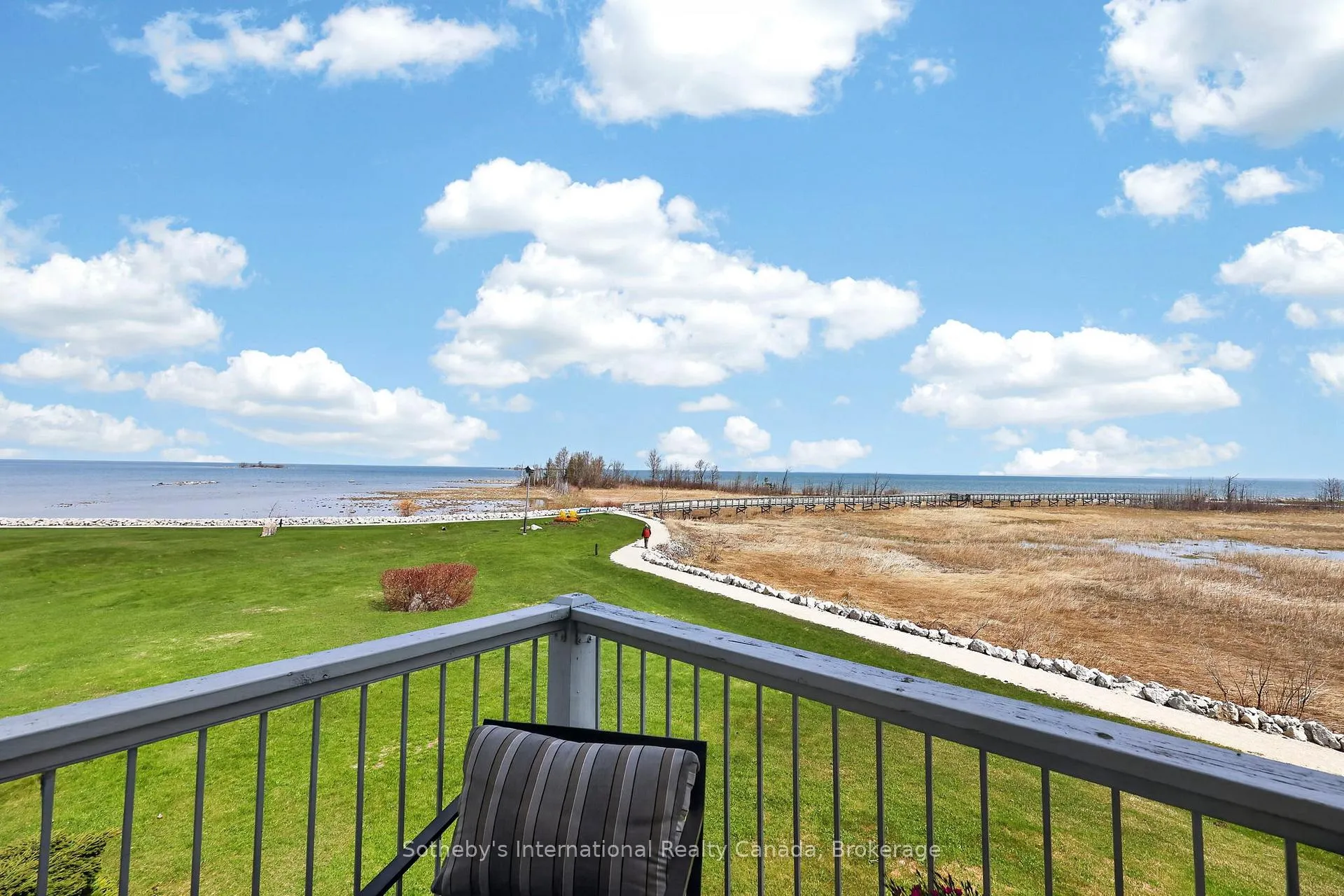 Photo 25 of 843 Suncrest Circle, Collingwood — HOMEH