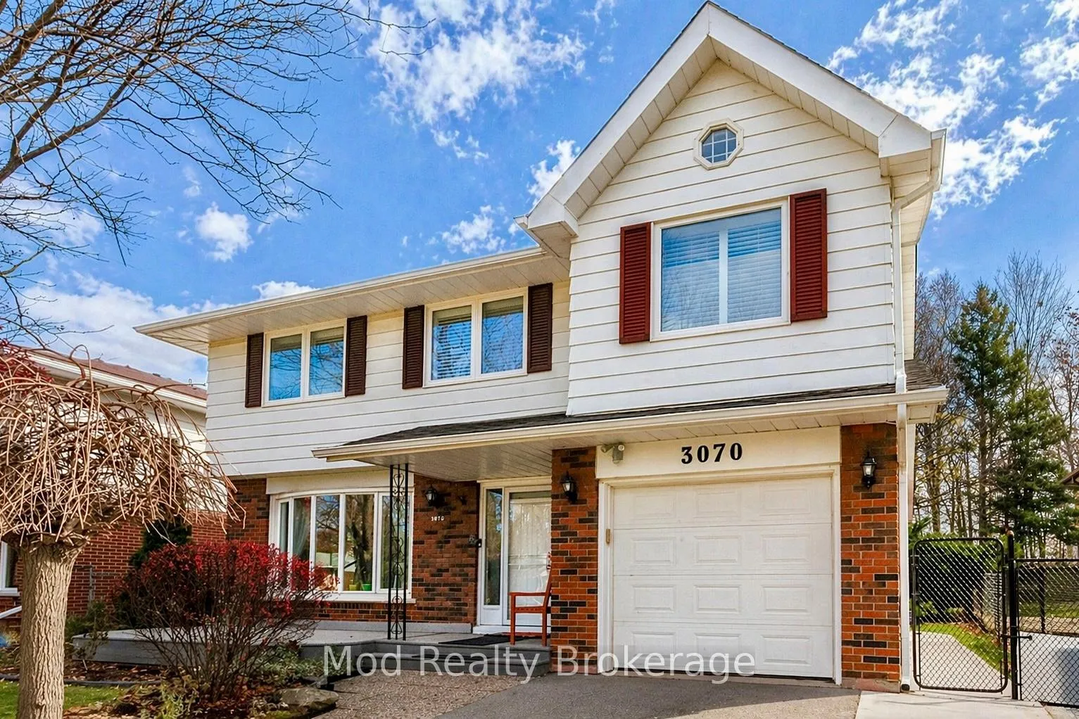 Photo 2 of 3070 Northview Crescent, Burlington, Palmer — HOMEH