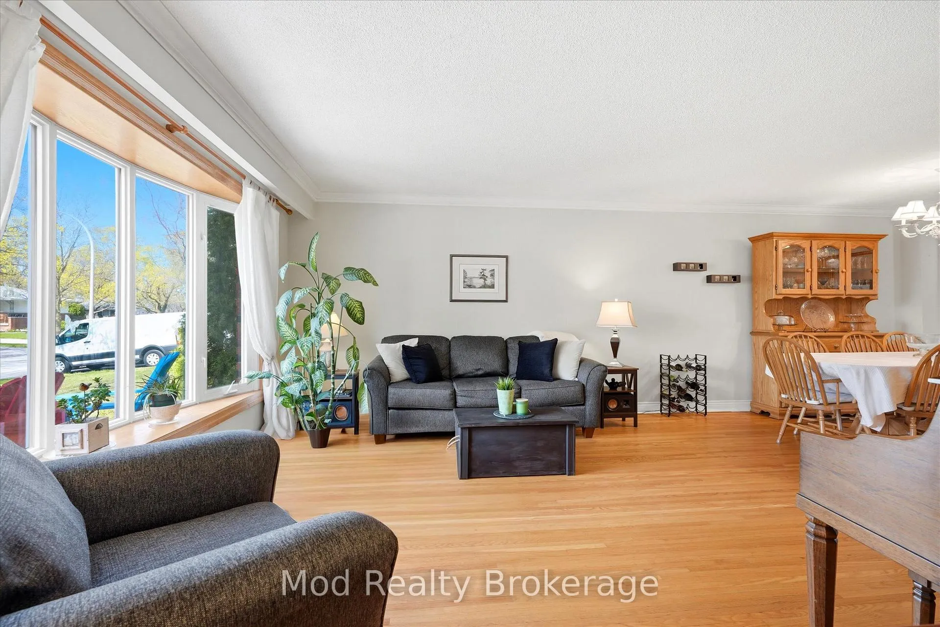 Photo 5 of 3070 Northview Crescent, Burlington, Palmer — HOMEH