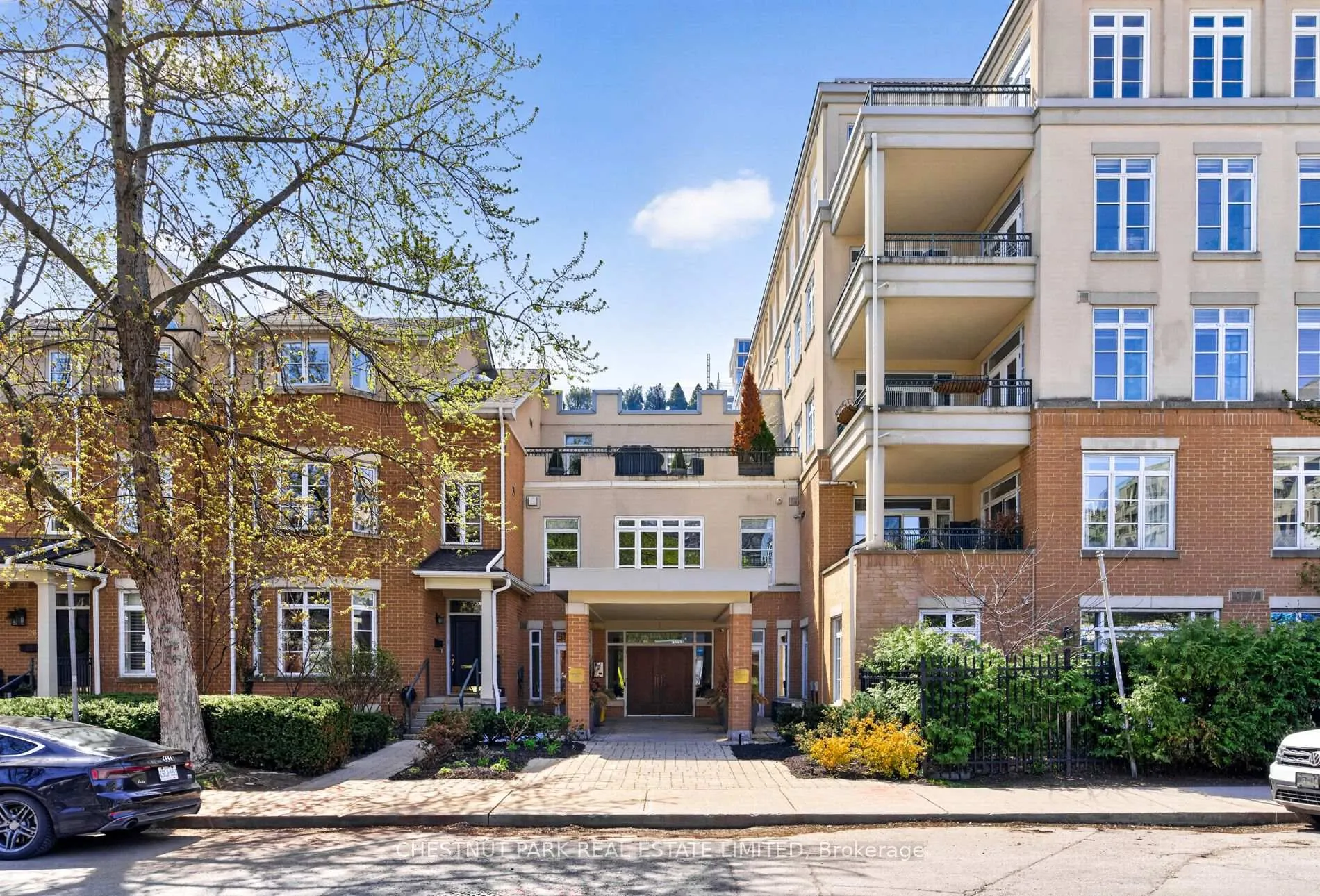 Front of Unit 203, 21 Shaftesbury Avenue
