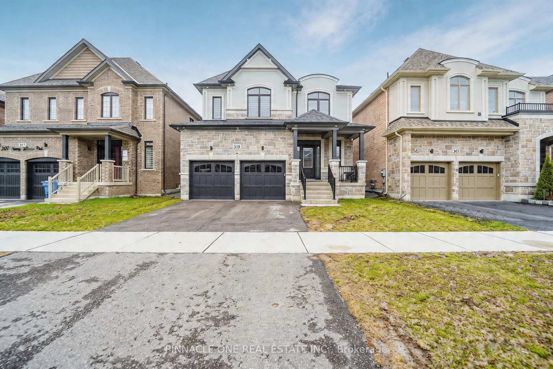 Photo 5 of 305 Danny Wheeler Boulevard, Georgina, Keswick North — HOMEH