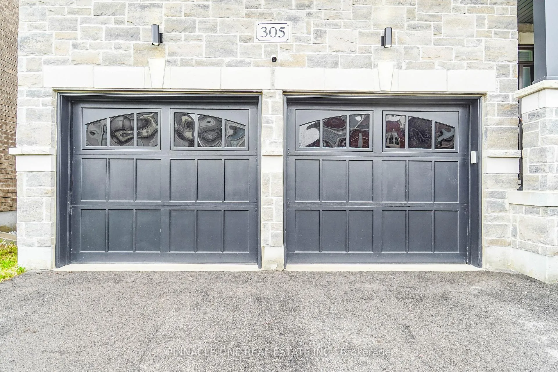 Photo 8 of 305 Danny Wheeler Boulevard, Georgina, Keswick North — HOMEH