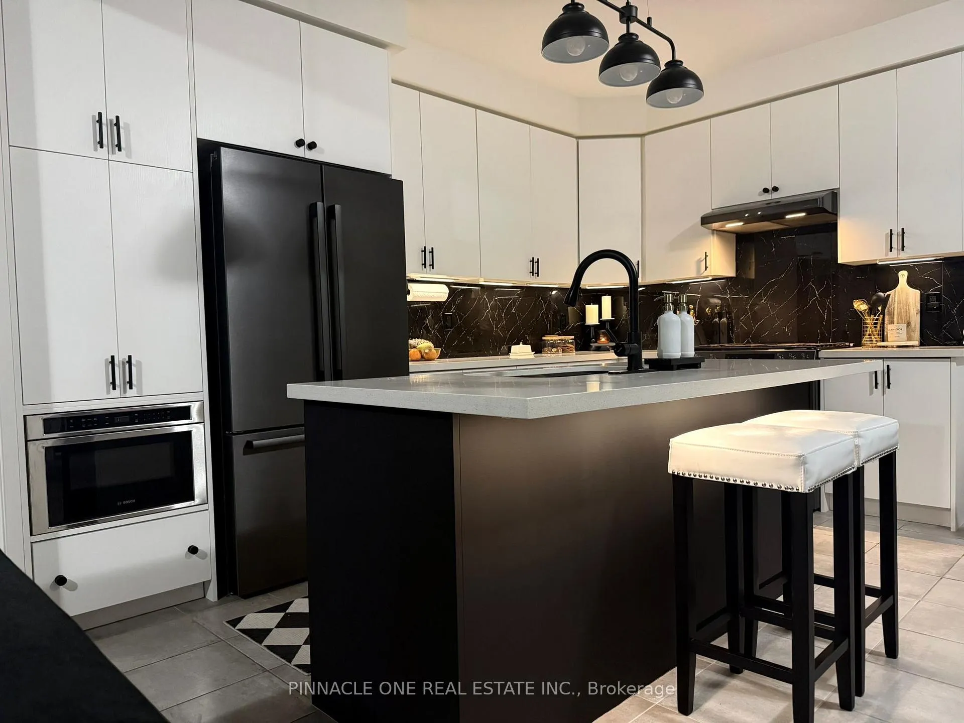 Photo 11 of 305 Danny Wheeler Boulevard, Georgina, Keswick North — HOMEH