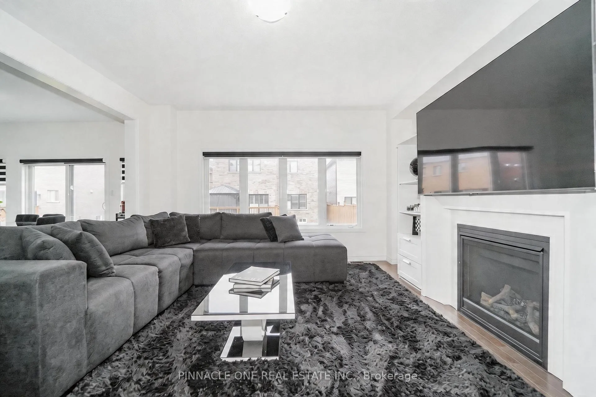 Photo 12 of 305 Danny Wheeler Boulevard, Georgina, Keswick North — HOMEH