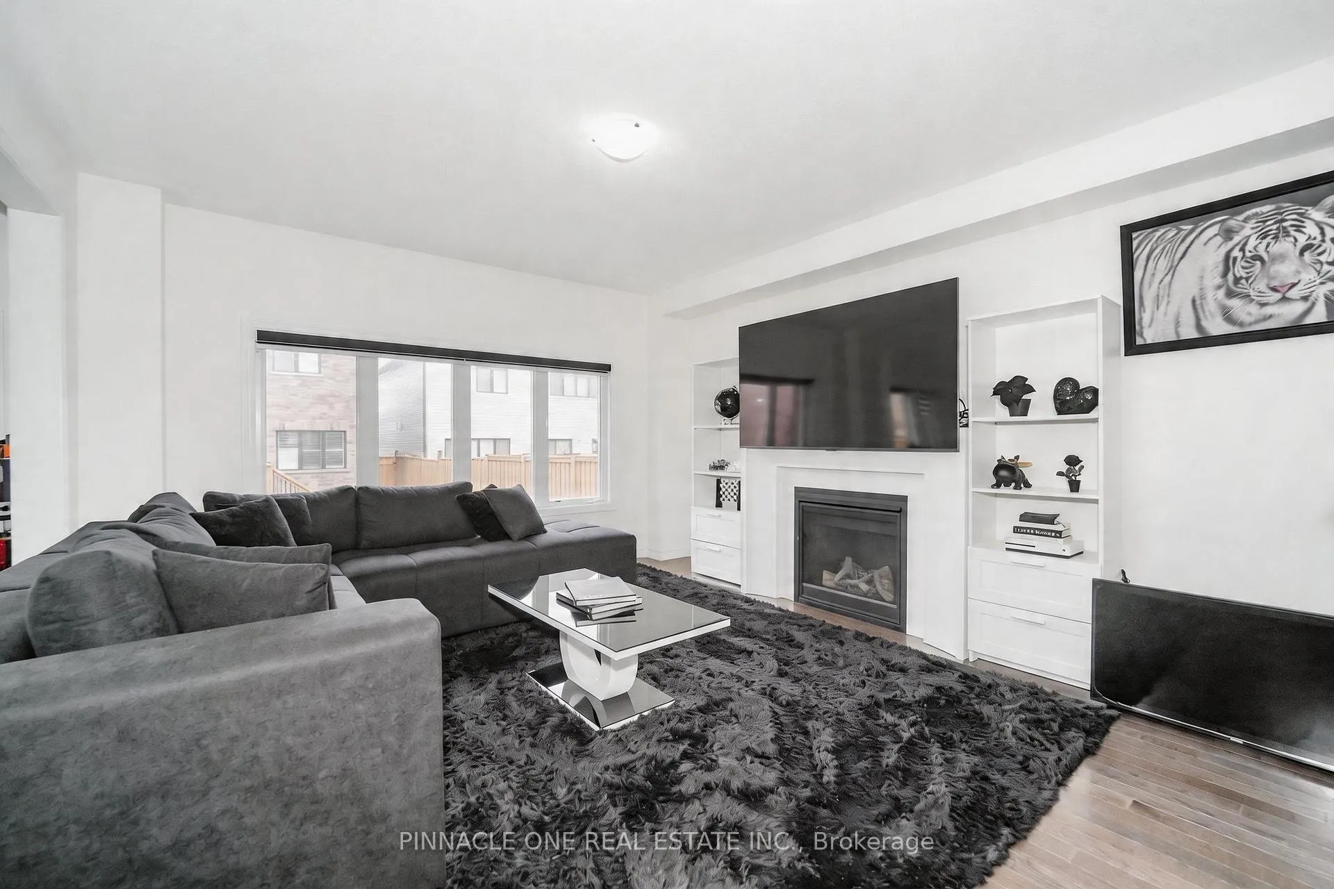 Photo 13 of 305 Danny Wheeler Boulevard, Georgina, Keswick North — HOMEH