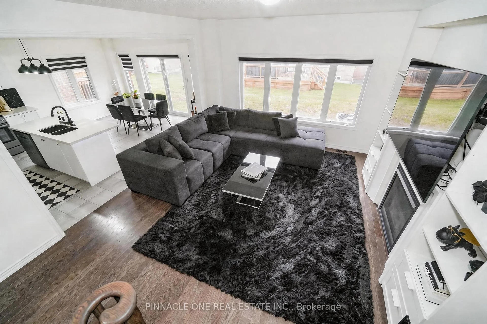 Photo 14 of 305 Danny Wheeler Boulevard, Georgina, Keswick North — HOMEH