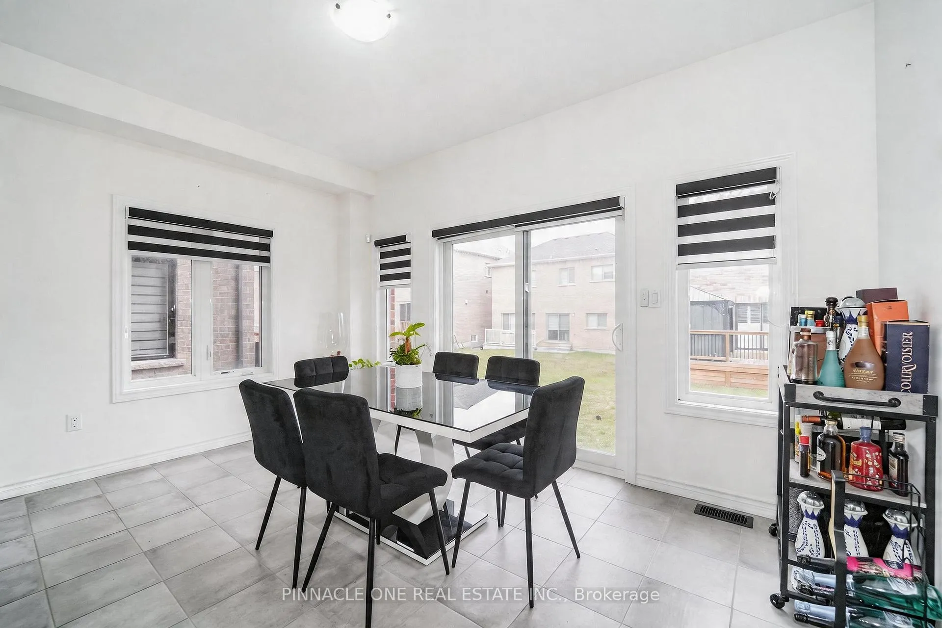 Photo 16 of 305 Danny Wheeler Boulevard, Georgina, Keswick North — HOMEH