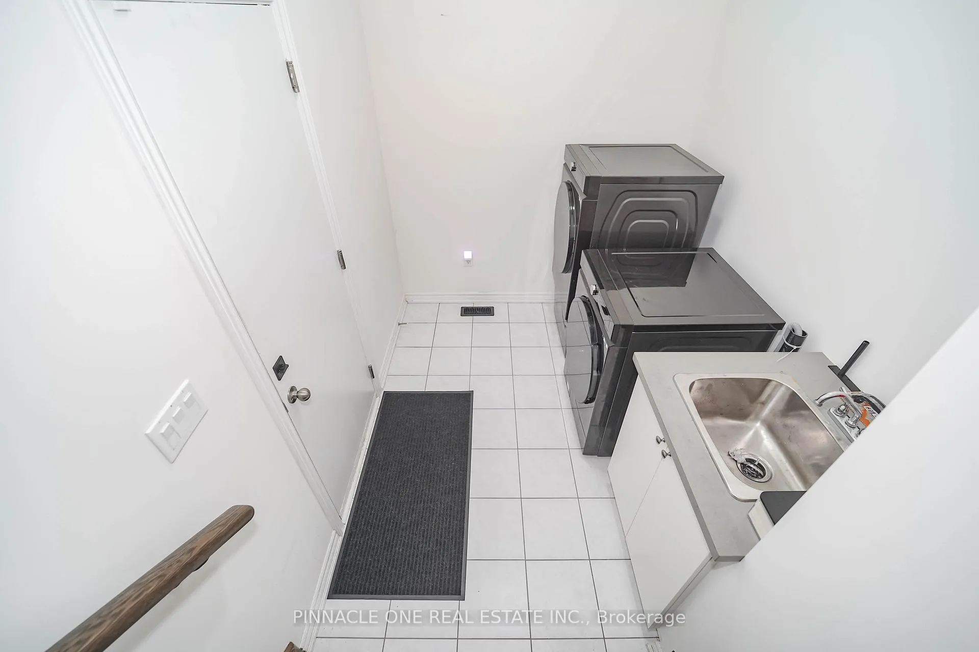 Photo 19 of 305 Danny Wheeler Boulevard, Georgina, Keswick North — HOMEH