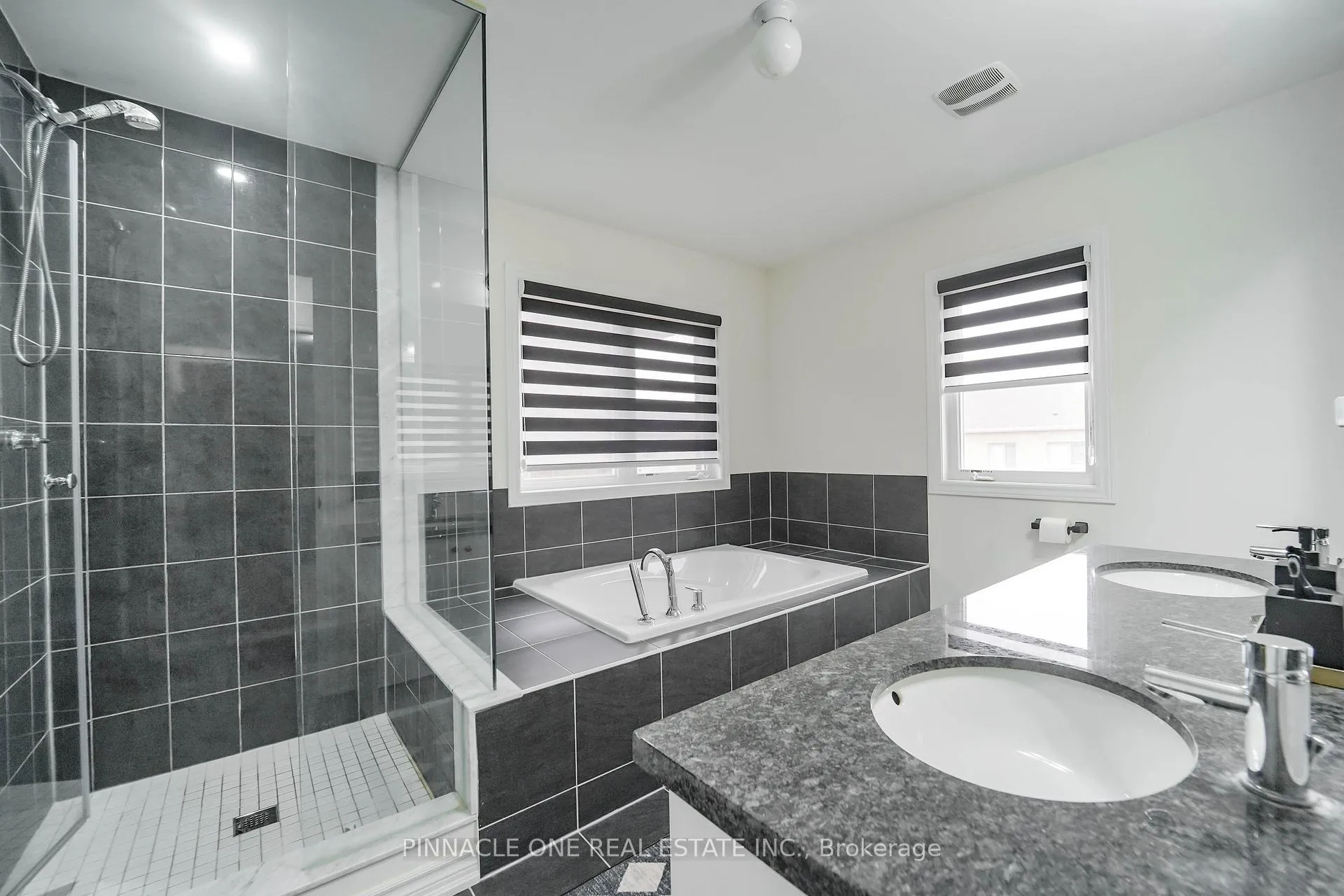 Photo 24 of 305 Danny Wheeler Boulevard, Georgina, Keswick North — HOMEH