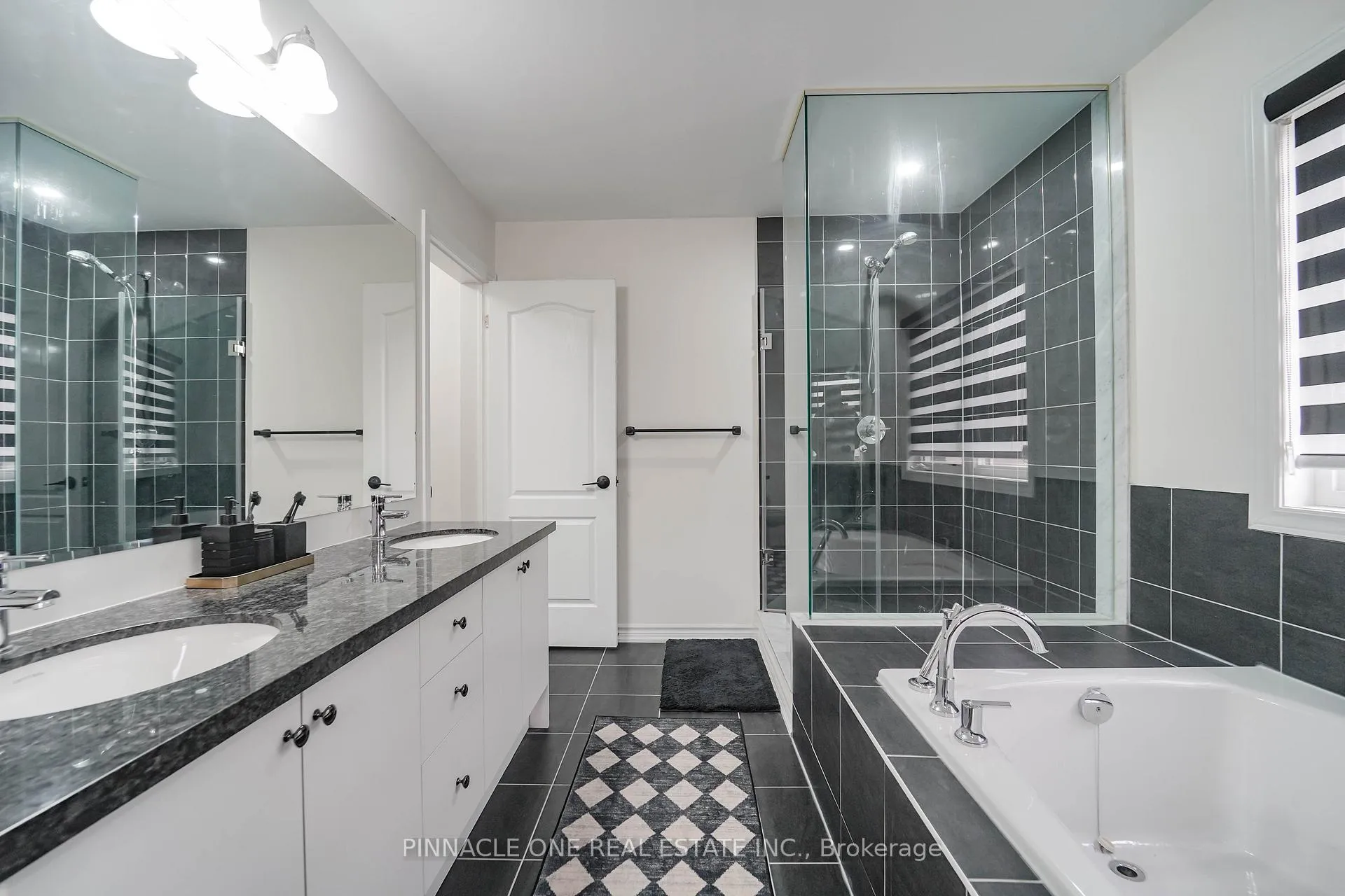 Photo 25 of 305 Danny Wheeler Boulevard, Georgina, Keswick North — HOMEH