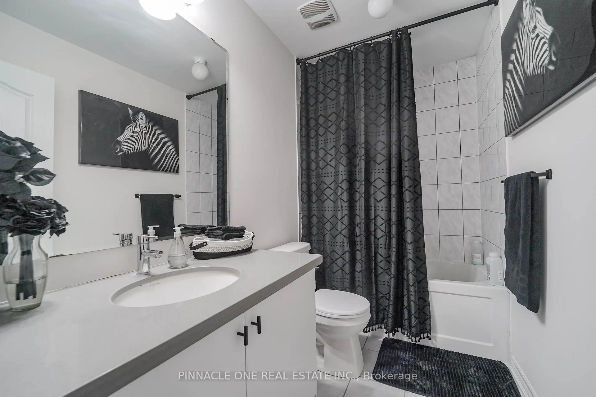 Photo 33 of 305 Danny Wheeler Boulevard, Georgina, Keswick North — HOMEH
