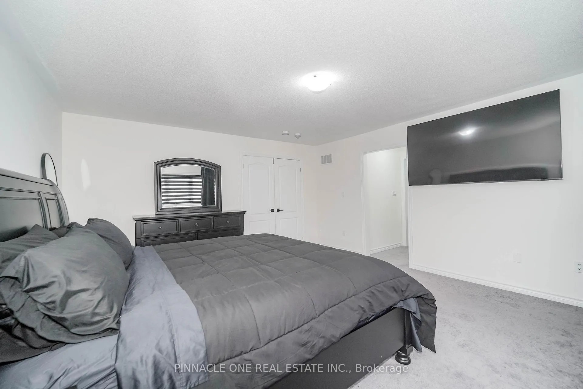 Photo 35 of 305 Danny Wheeler Boulevard, Georgina, Keswick North — HOMEH