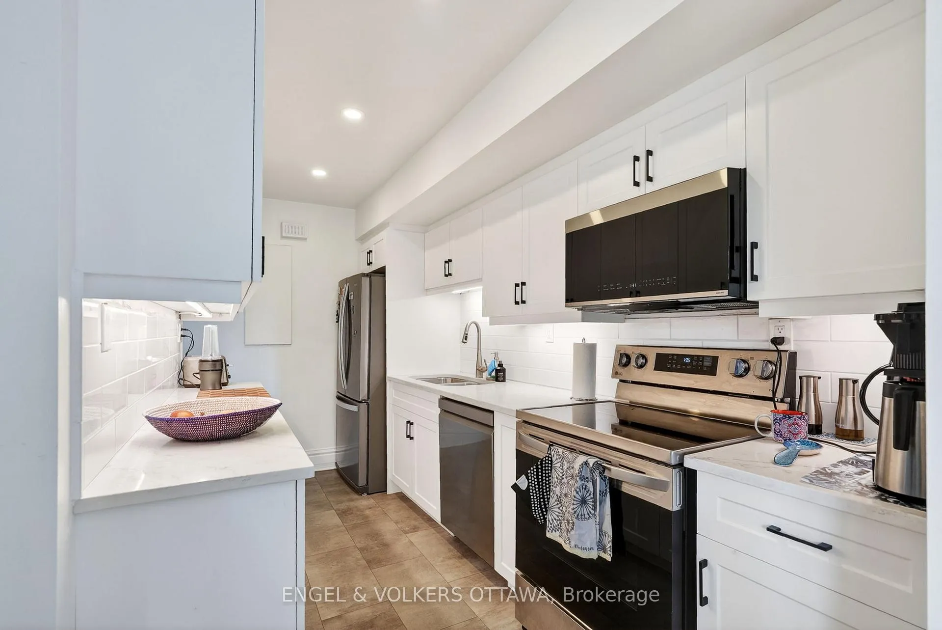 Photo 8 of Unit 2, 120 Lewis Street, Ottawa, Ottawa Centre/Golden Triangle — HOMEH