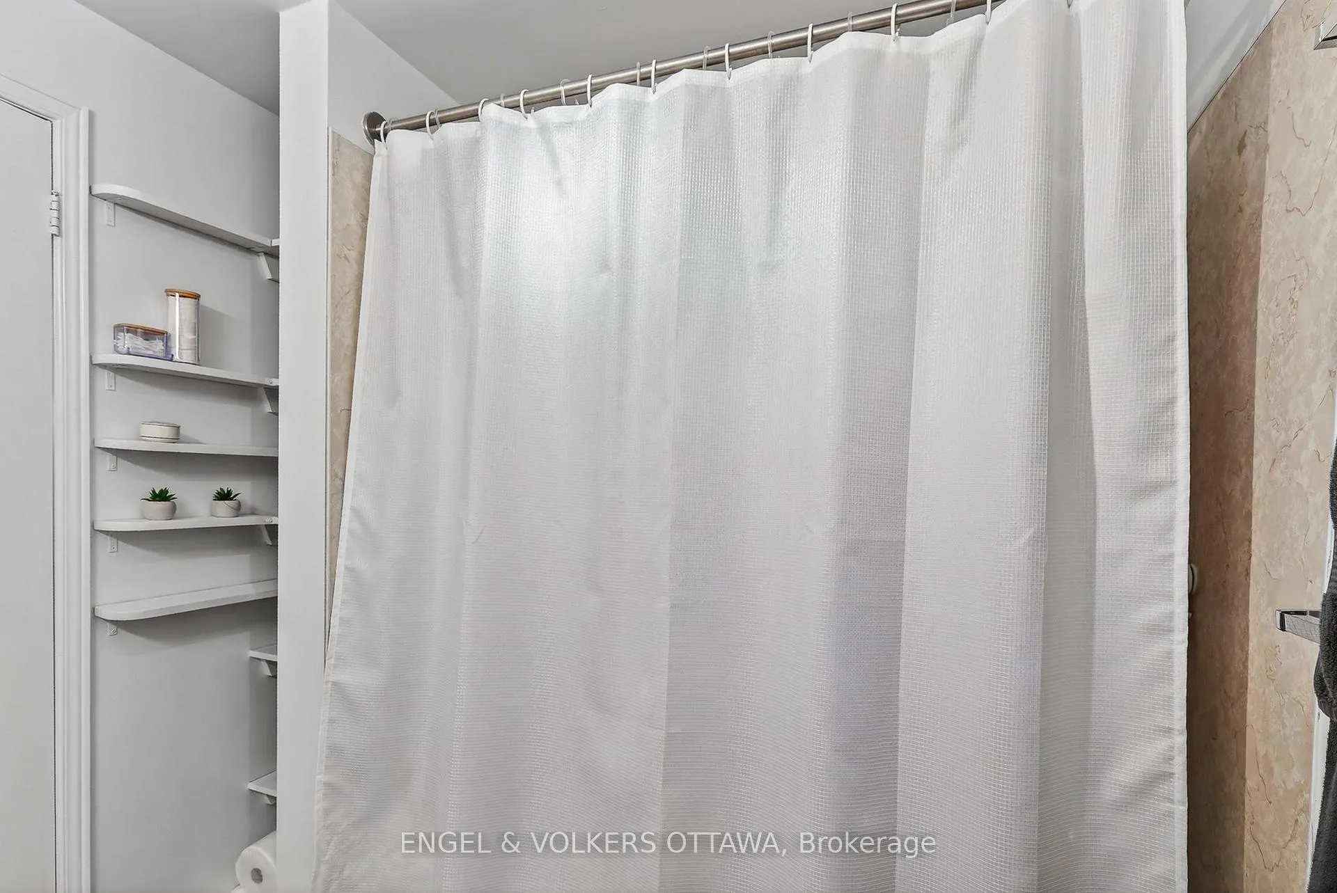 Photo 20 of Unit 2, 120 Lewis Street, Ottawa, Ottawa Centre/Golden Triangle — HOMEH