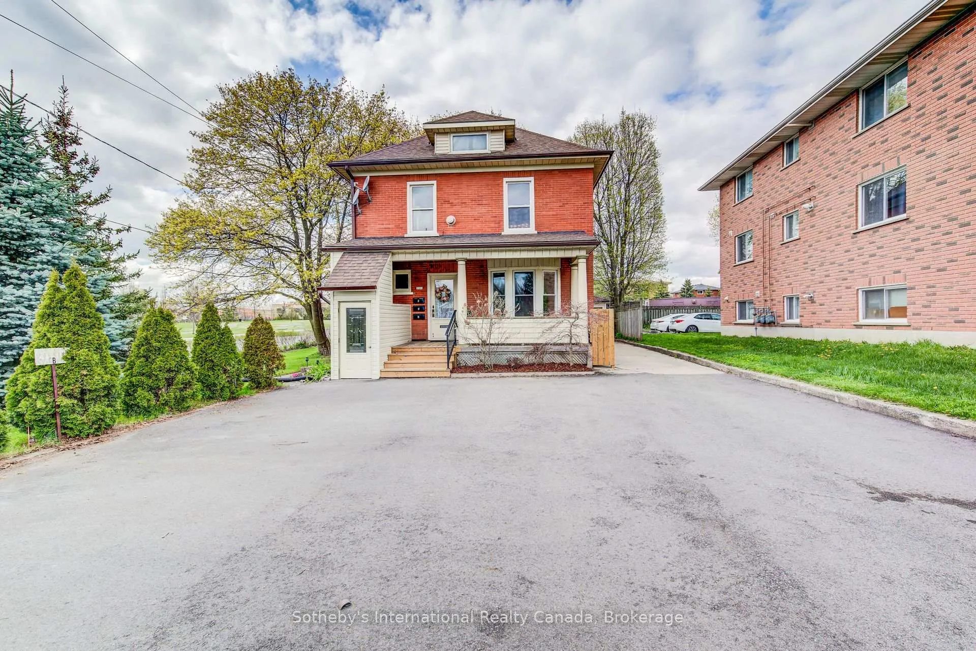 Photo 1 of 306 Guelph Street, Kitchener — HOMEH