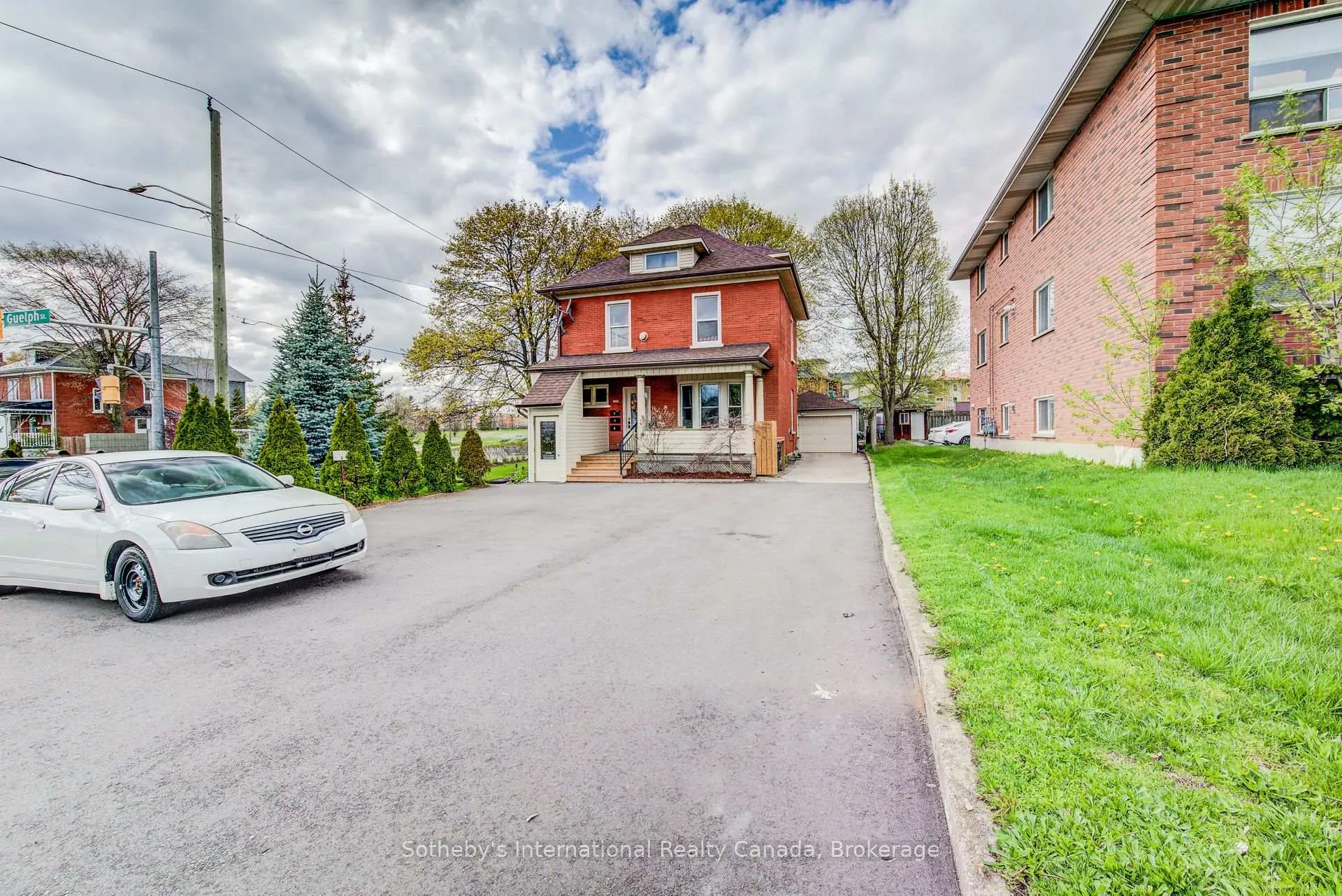 Photo 4 of 306 Guelph Street, Kitchener — HOMEH