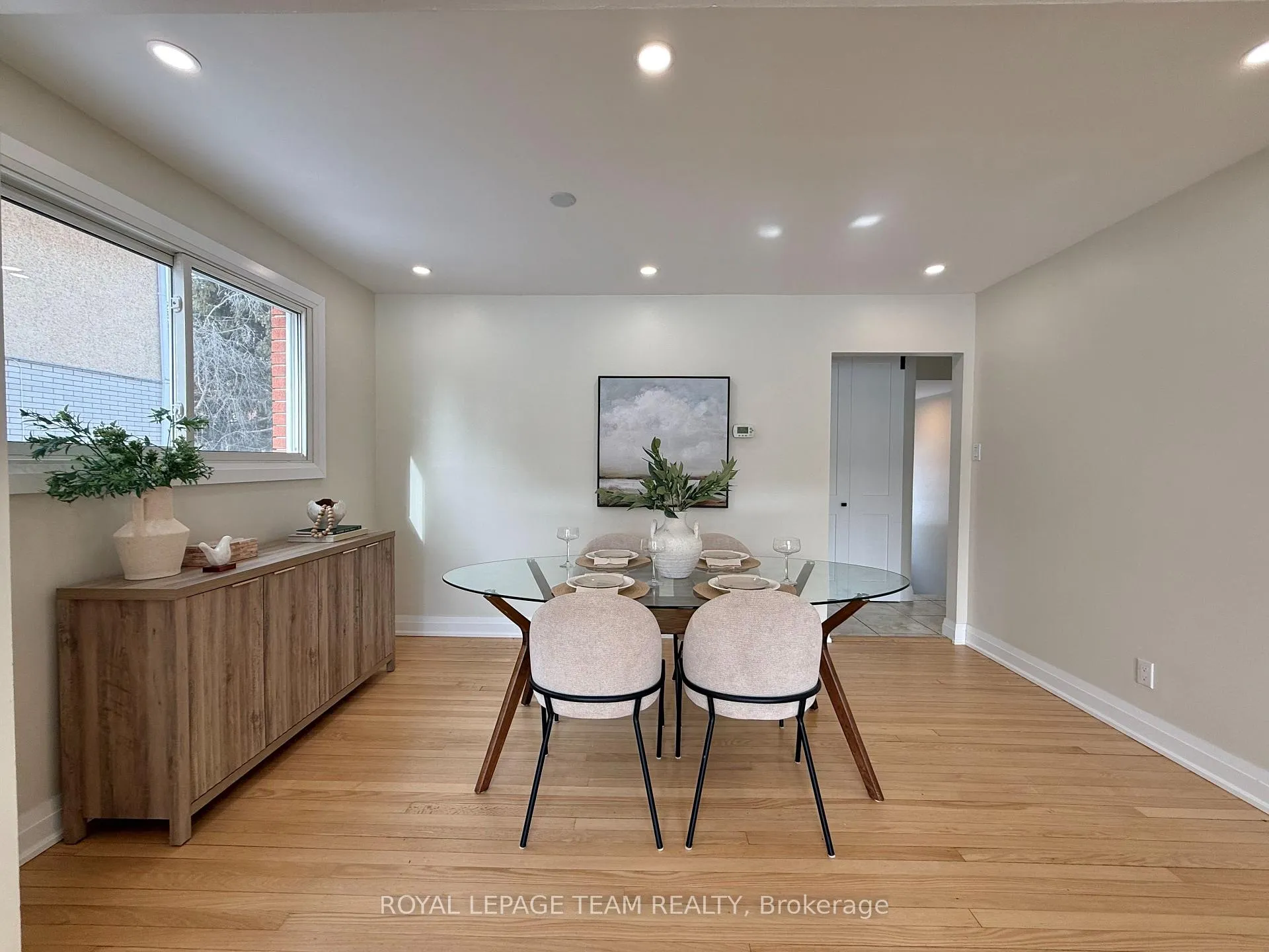 Photo 5 of 973 Eiffel Avenue, Ottawa, Carleton Square — HOMEH