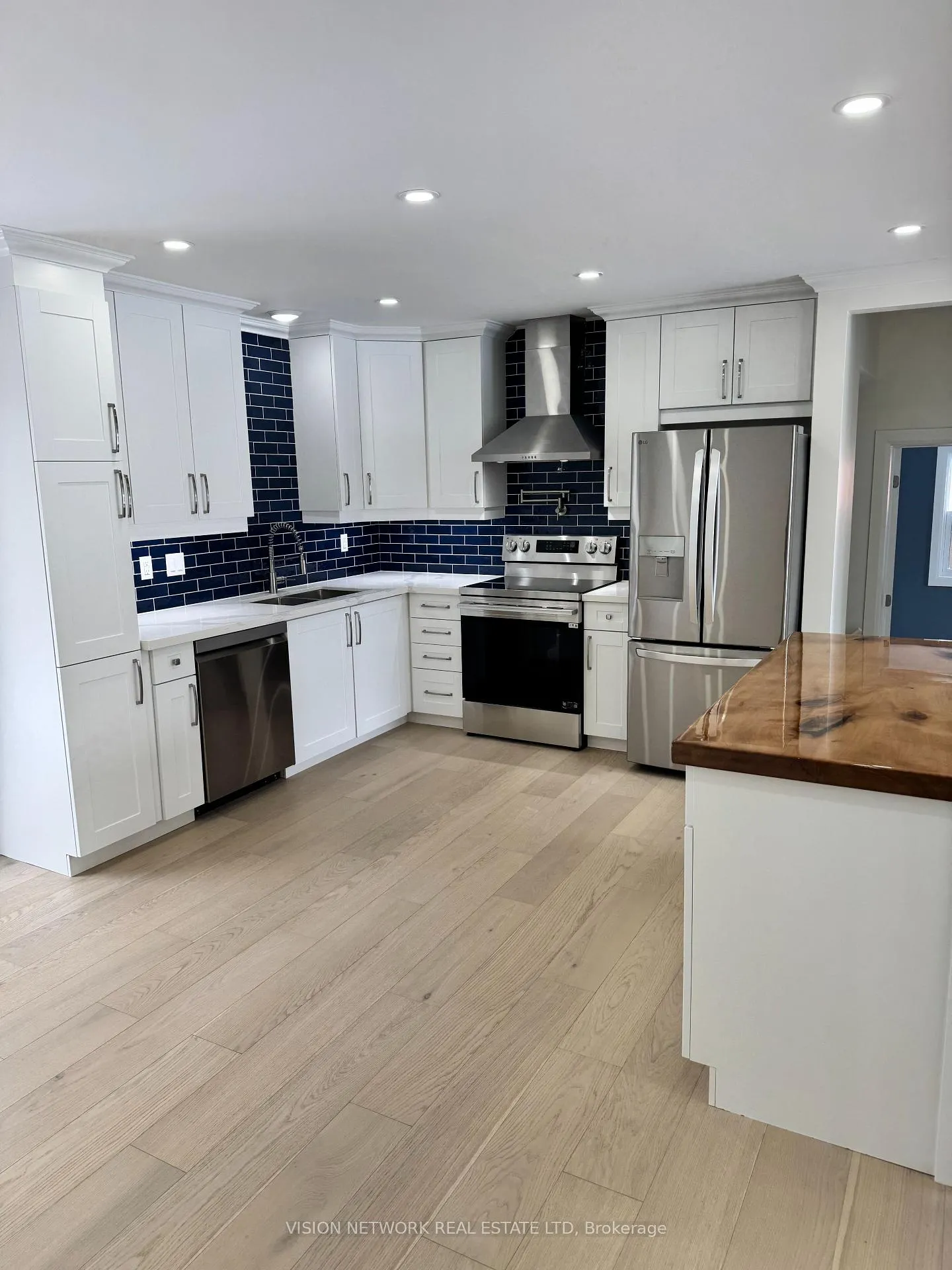 Photo 3 of 76.5 Fairview Avenue, St. Thomas — HOMEH
