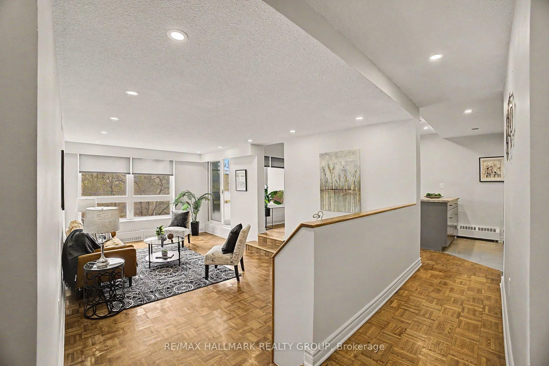 Photo 3 of Unit 405, 373 Laurier Avenue E, Ottawa, Sandy Hill — HOMEH
