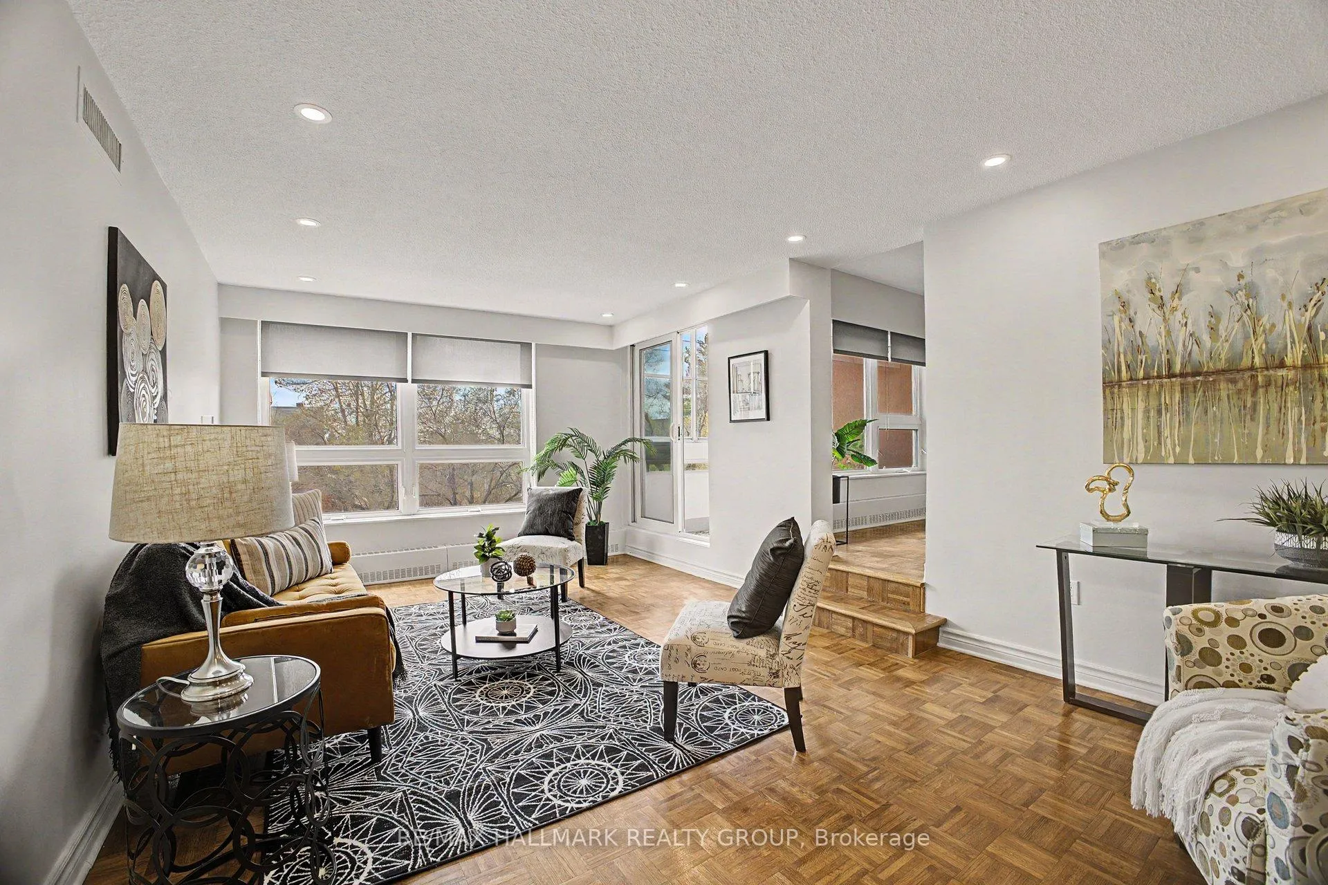 Photo 4 of Unit 405, 373 Laurier Avenue E, Ottawa, Sandy Hill — HOMEH