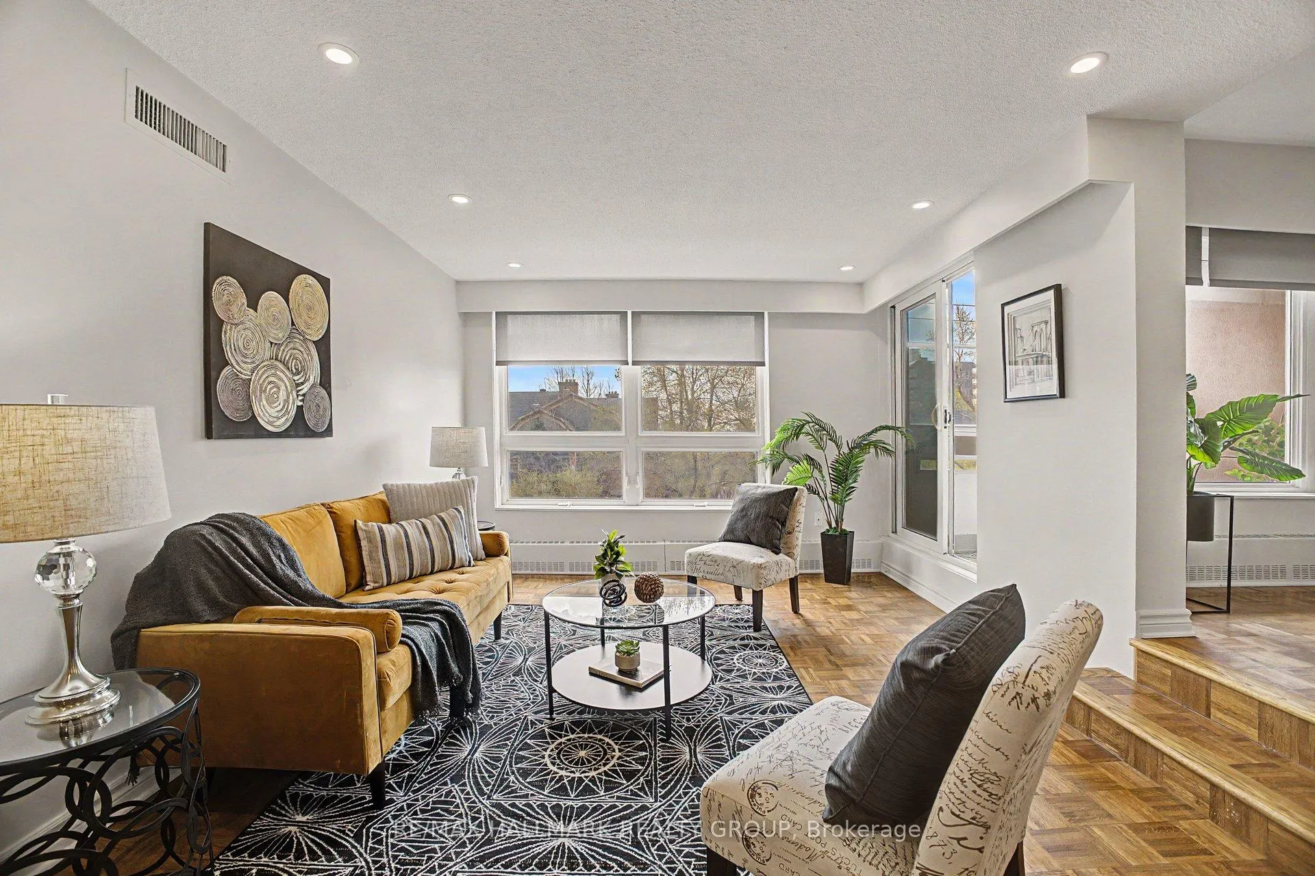 Photo 6 of Unit 405, 373 Laurier Avenue E, Ottawa, Sandy Hill — HOMEH
