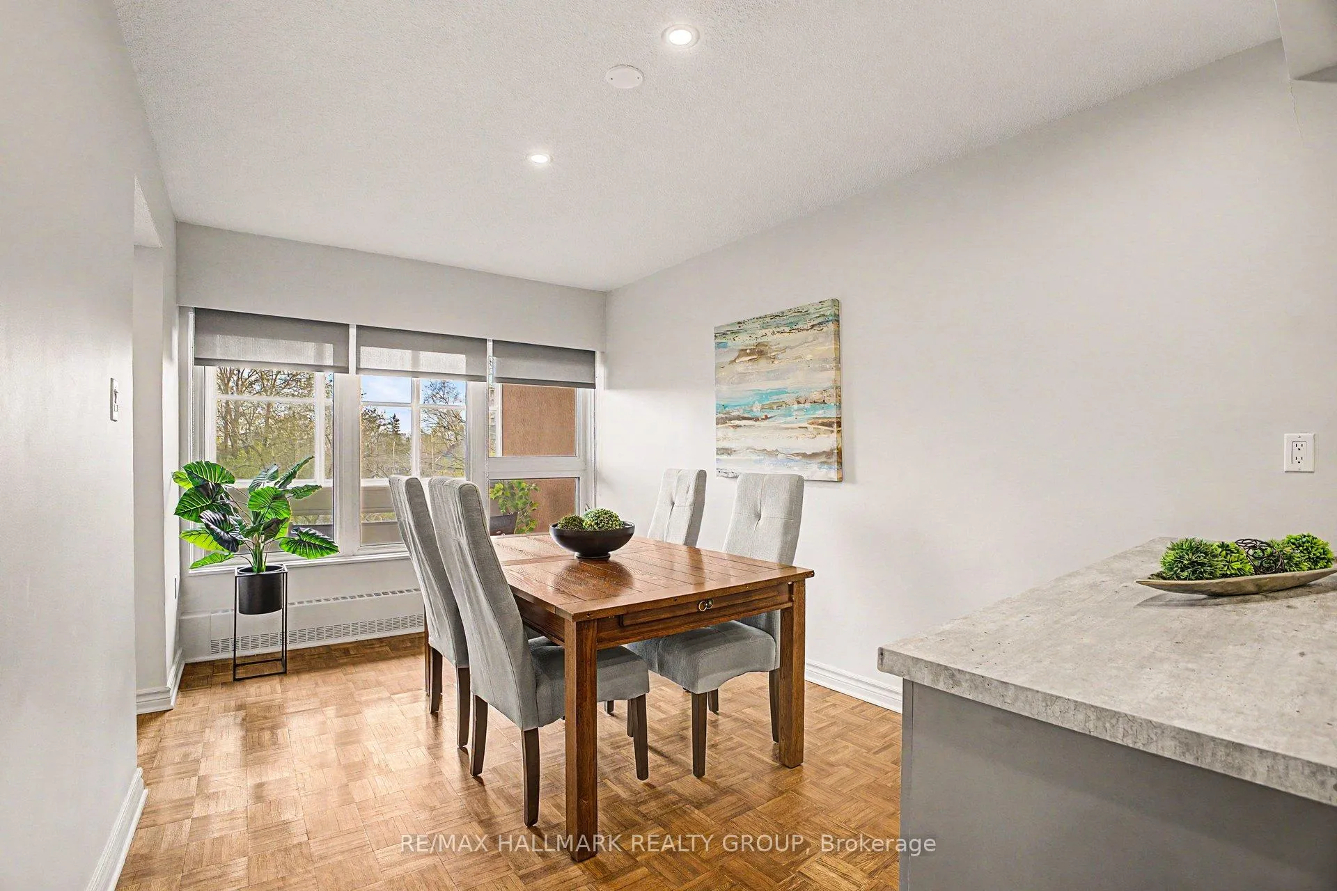 Photo 7 of Unit 405, 373 Laurier Avenue E, Ottawa, Sandy Hill — HOMEH
