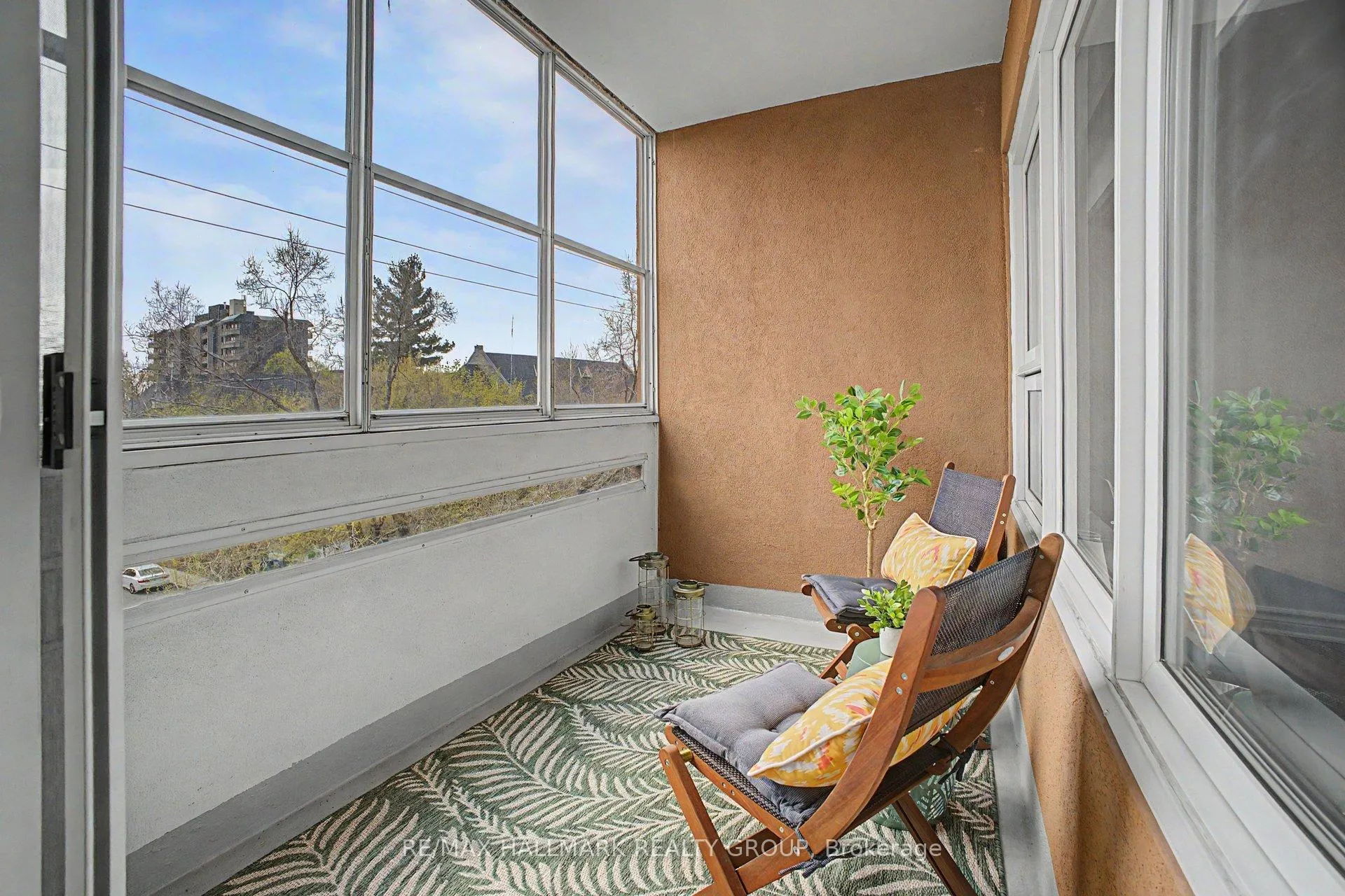 Photo 15 of Unit 405, 373 Laurier Avenue E, Ottawa, Sandy Hill — HOMEH