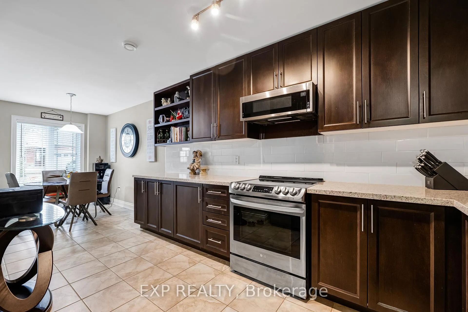 Photo 5 of 21 Upper Highland, New Tecumseth, Alliston — HOMEH