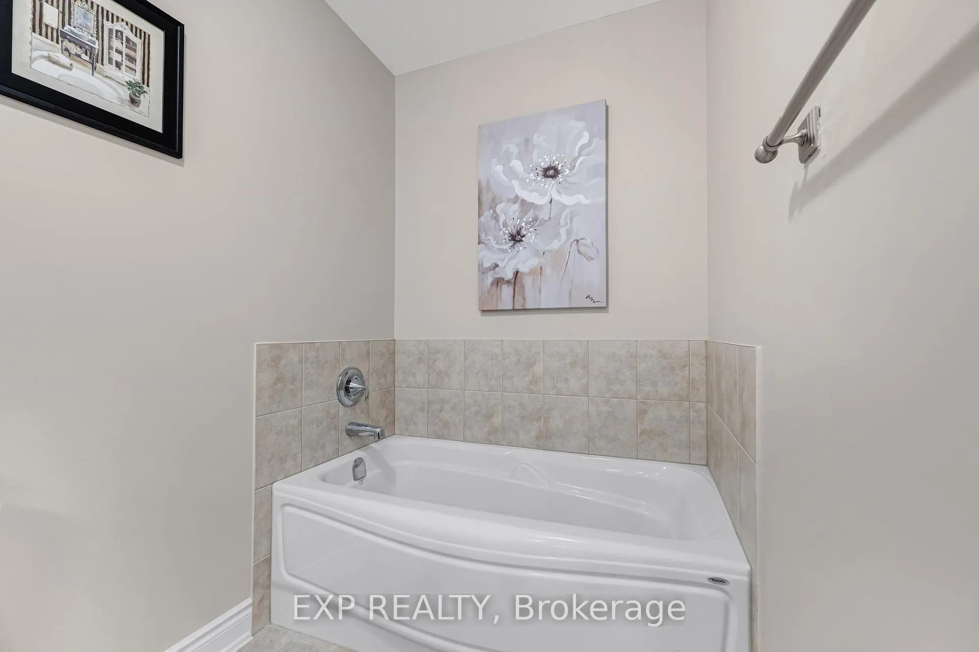 Photo 14 of 21 Upper Highland, New Tecumseth, Alliston — HOMEH