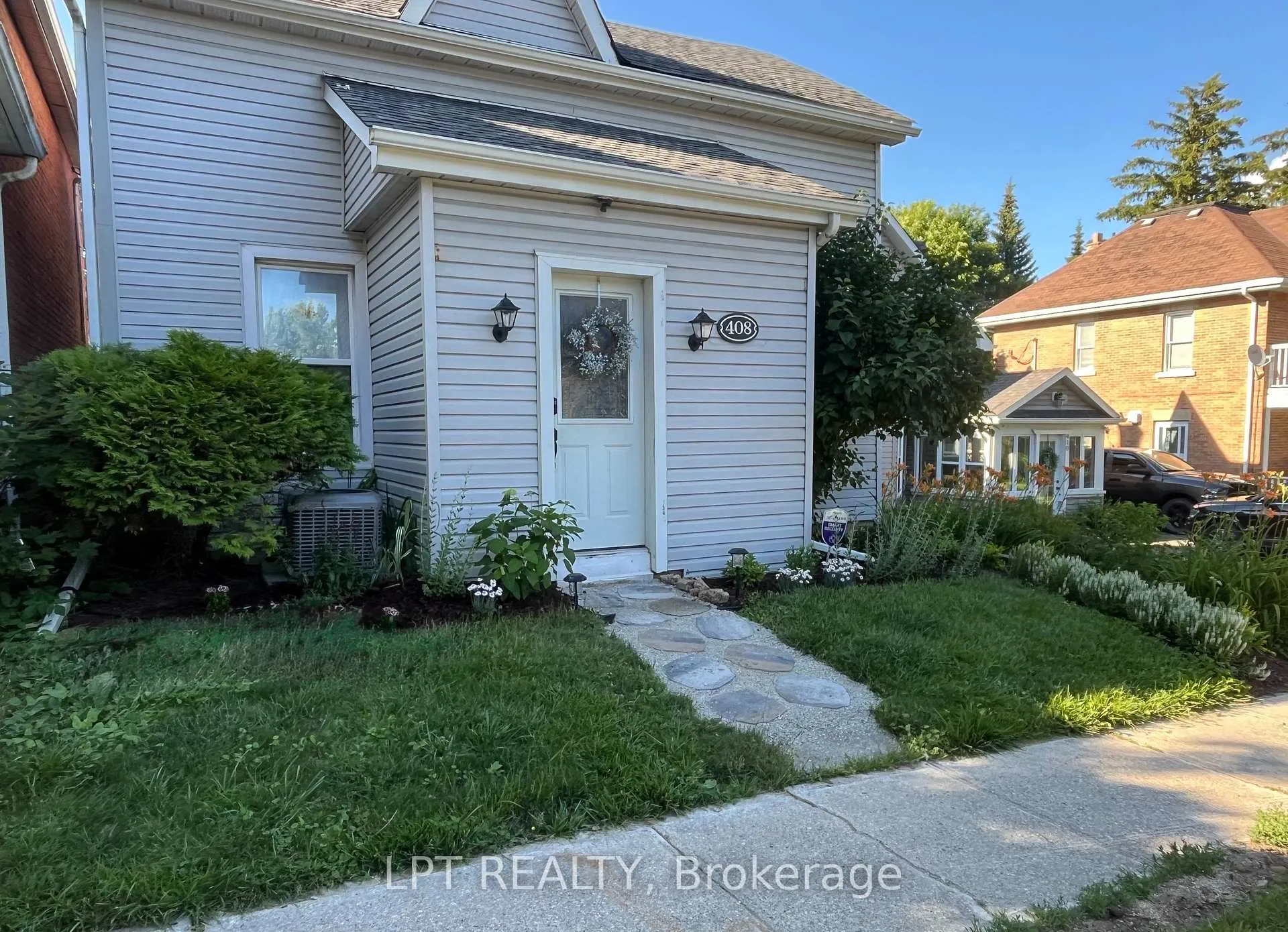 Photo 3 of 408 Main Street E, Shelburne — HOMEH