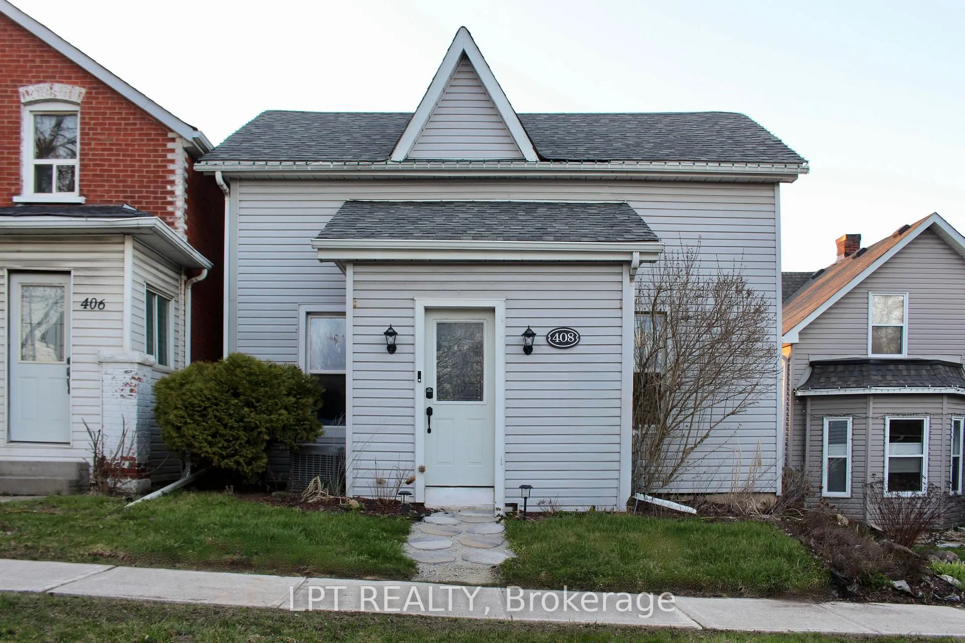 Photo 4 of 408 Main Street E, Shelburne — HOMEH