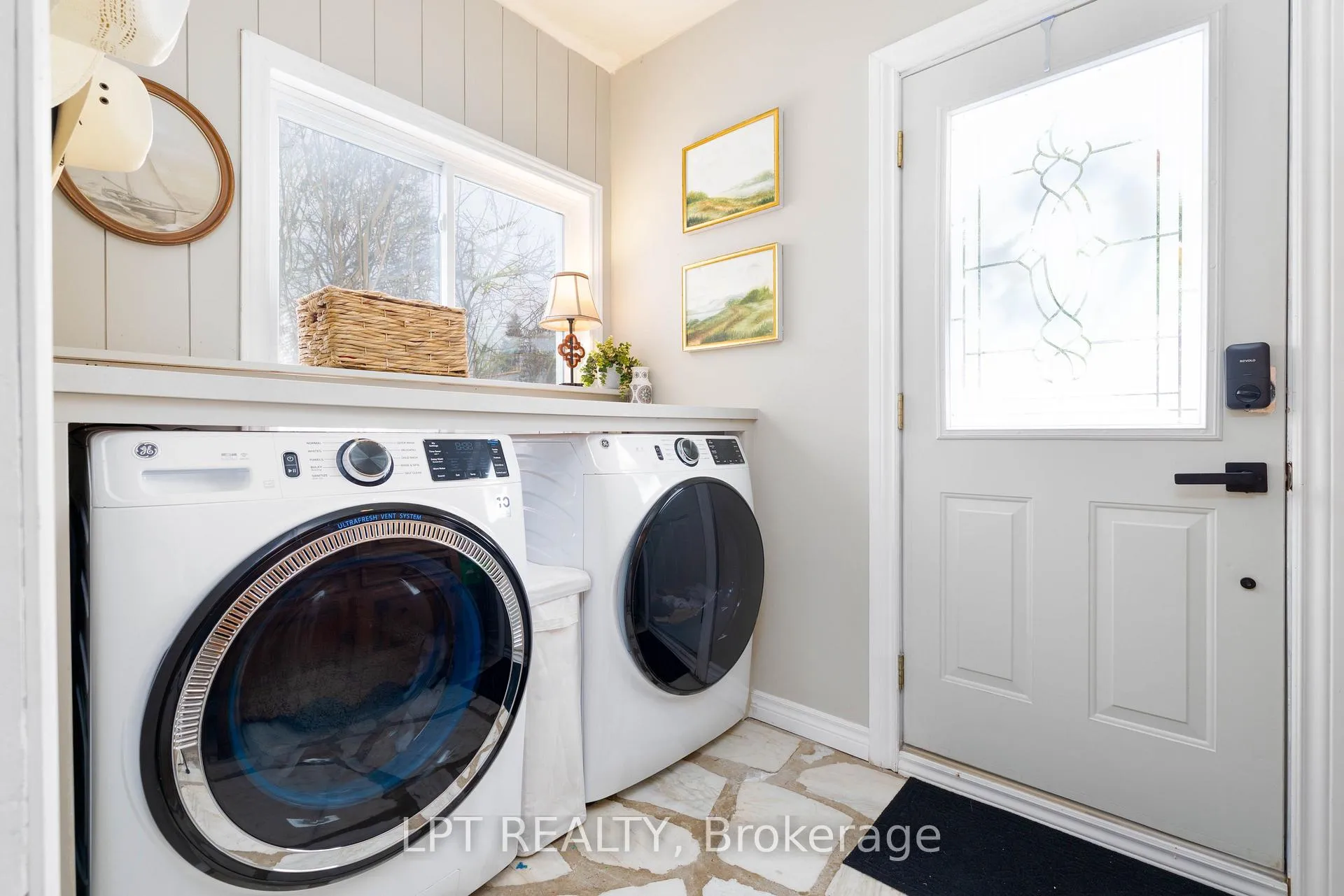 Photo 12 of 408 Main Street E, Shelburne — HOMEH