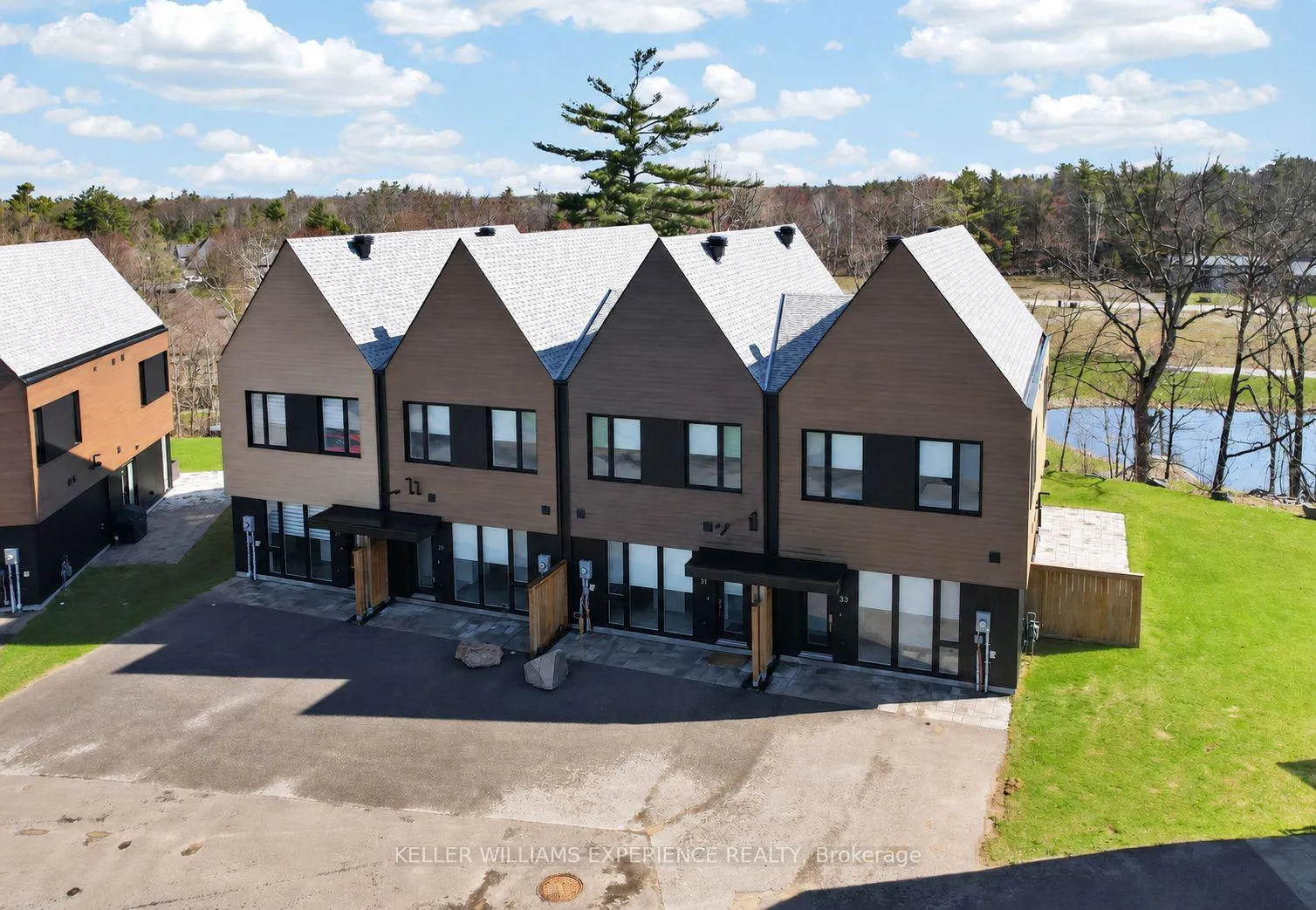 Photo 1 of 31 Rockmount Crescent, Gravenhurst, Muskoka (S) — HOMEH