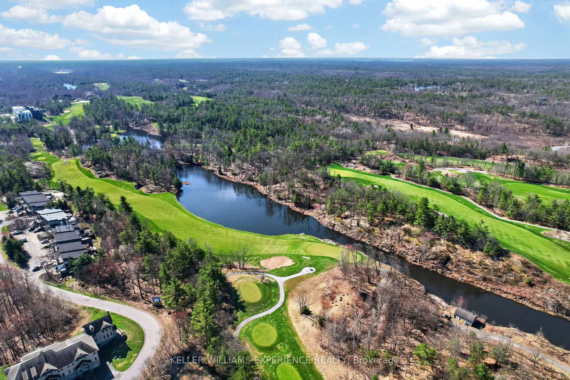 Photo 3 of 31 Rockmount Crescent, Gravenhurst, Muskoka (S) — HOMEH